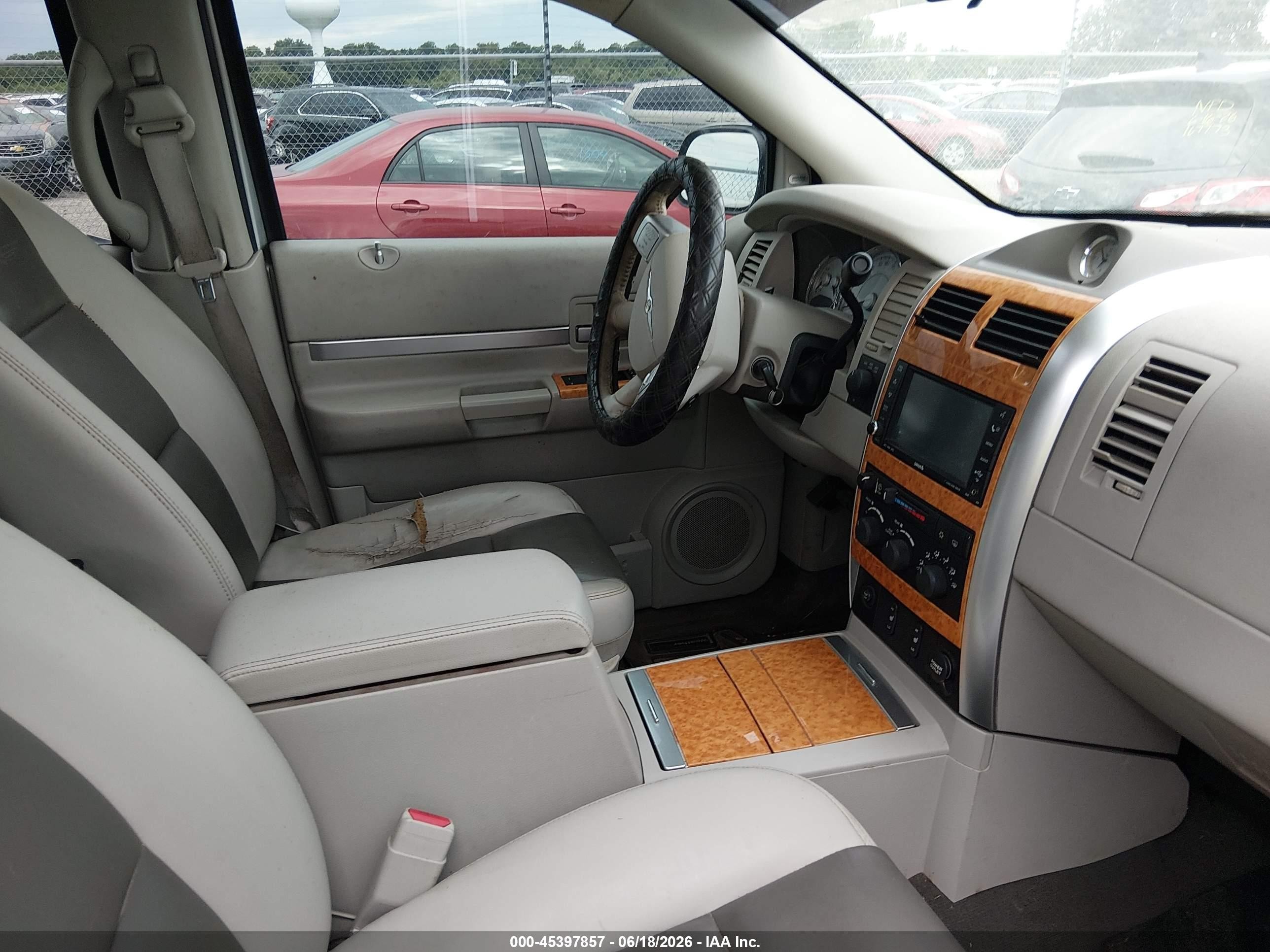 2008 Chrysler Aspen Limited Silver vin: 1A8HW58288F122501