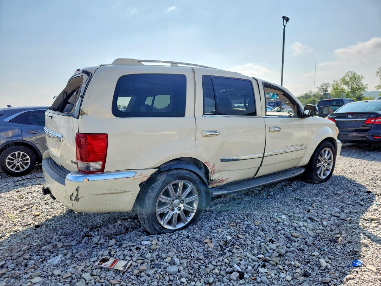 2007 Chrysler Aspen Limited Beige vin: 1A8HW58297F556232