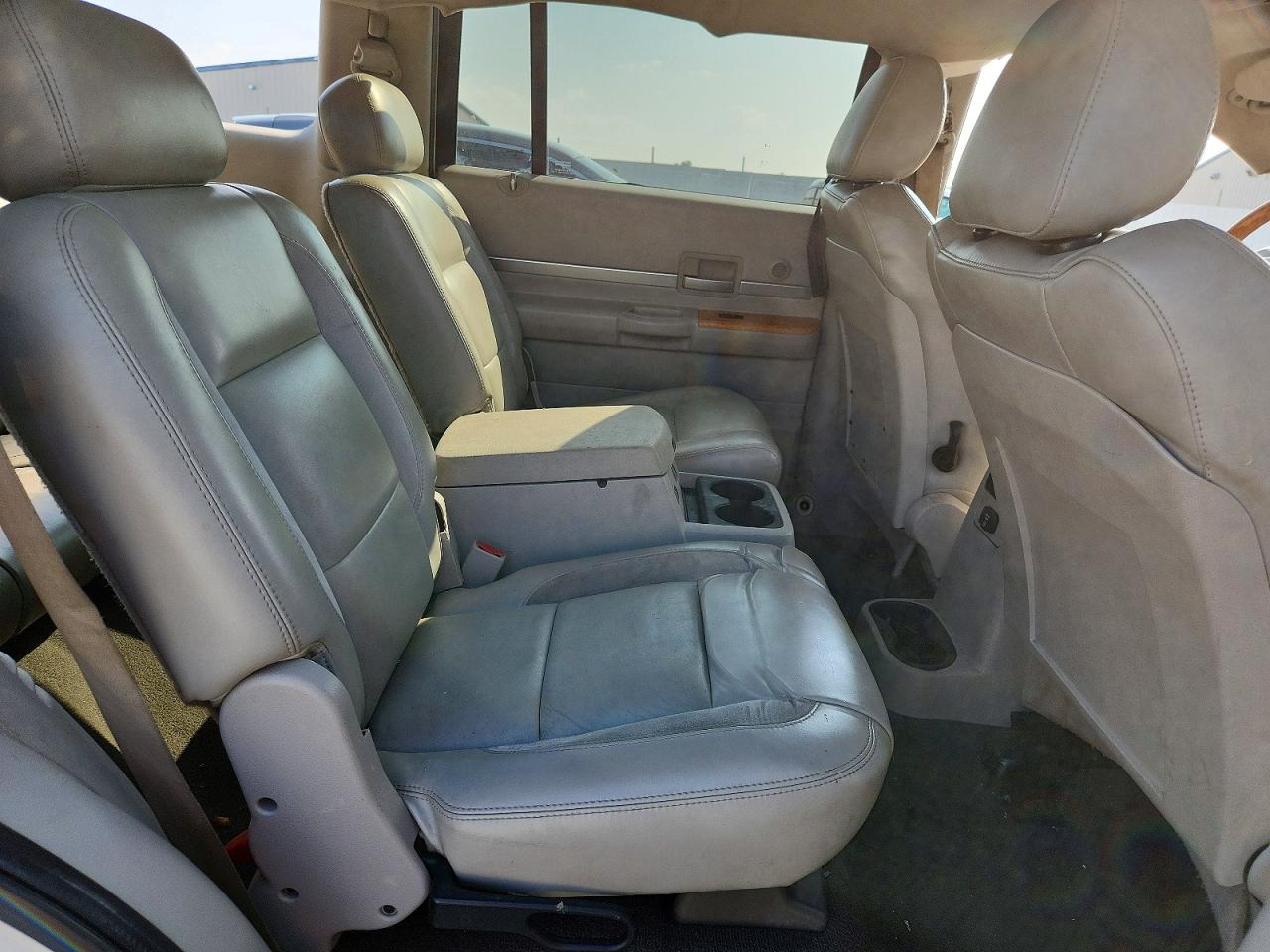 2007 Chrysler Aspen Limited Beige vin: 1A8HW58297F556232