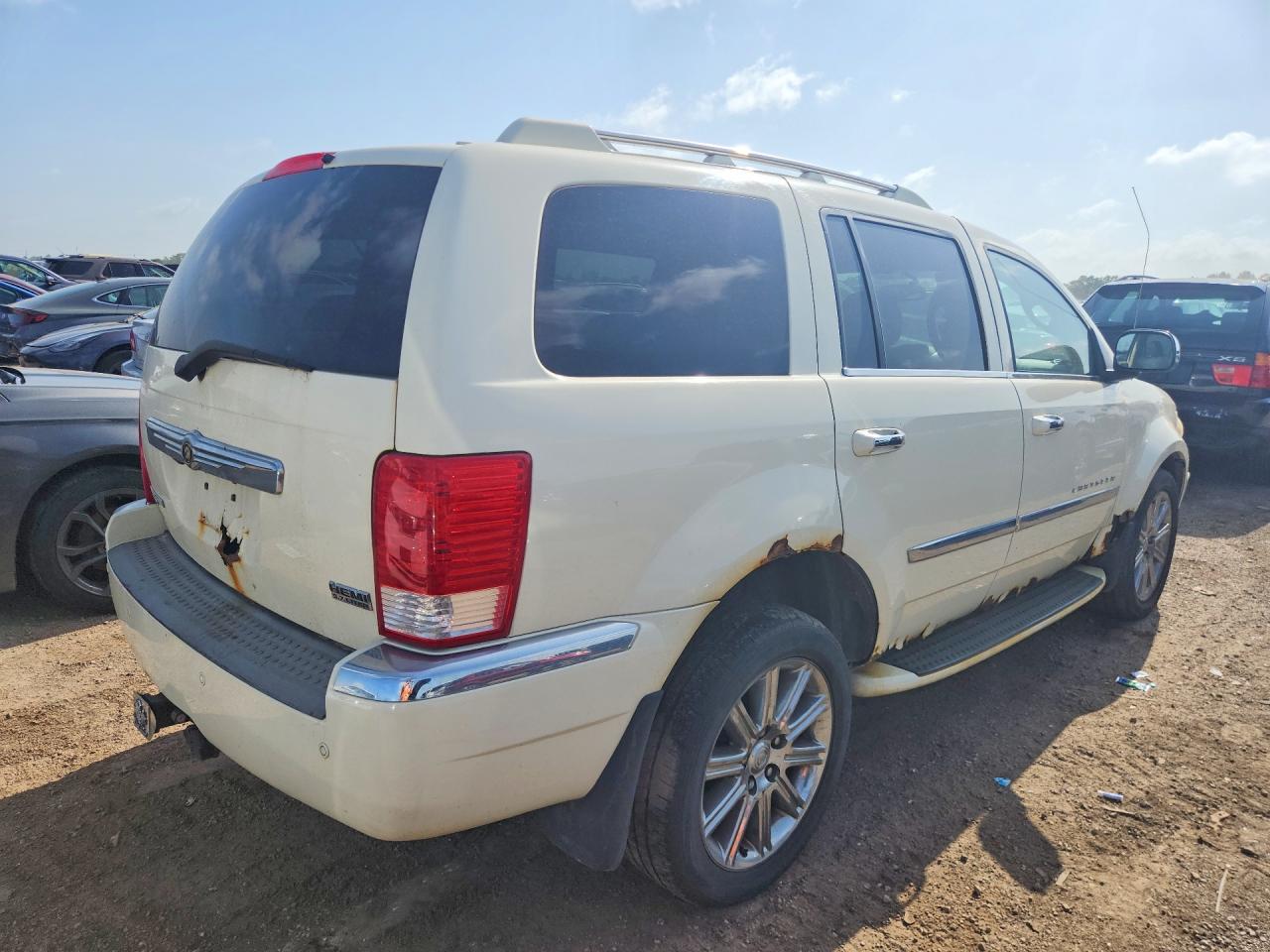 2008 Chrysler Aspen Limited White vin: 1A8HW58298F102886