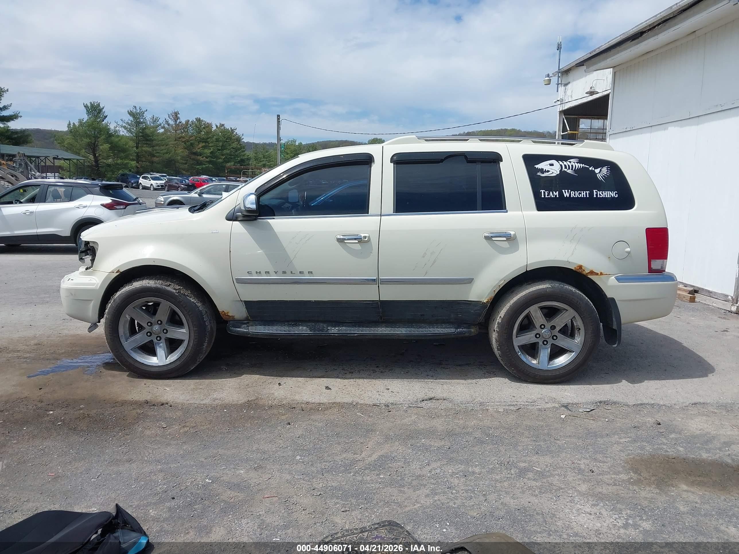 2008 Chrysler Aspen Limited White vin: 1A8HW58N08F130442