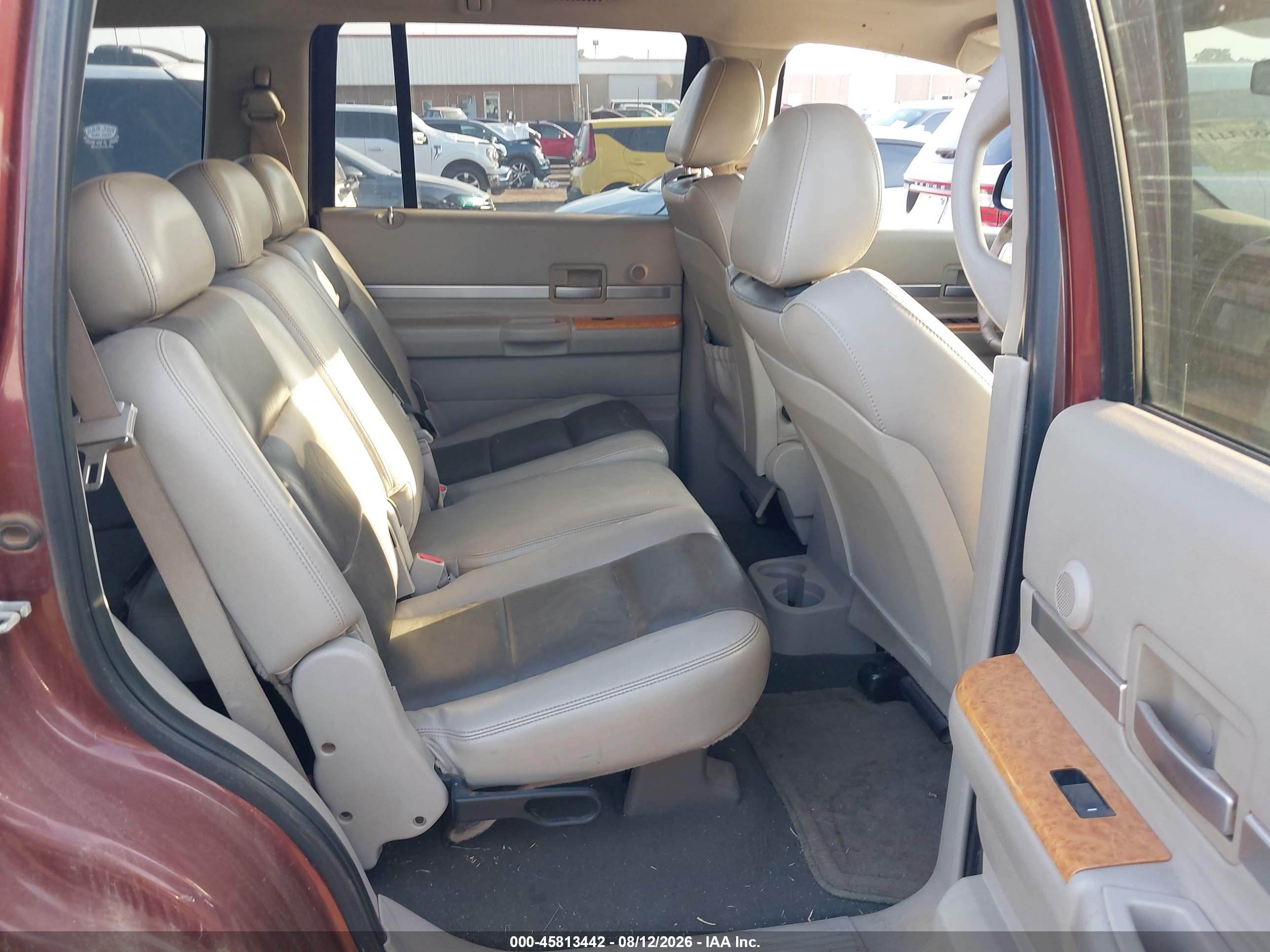 2008 Chrysler Aspen Limited Tan vin: 1A8HW58N08F132563