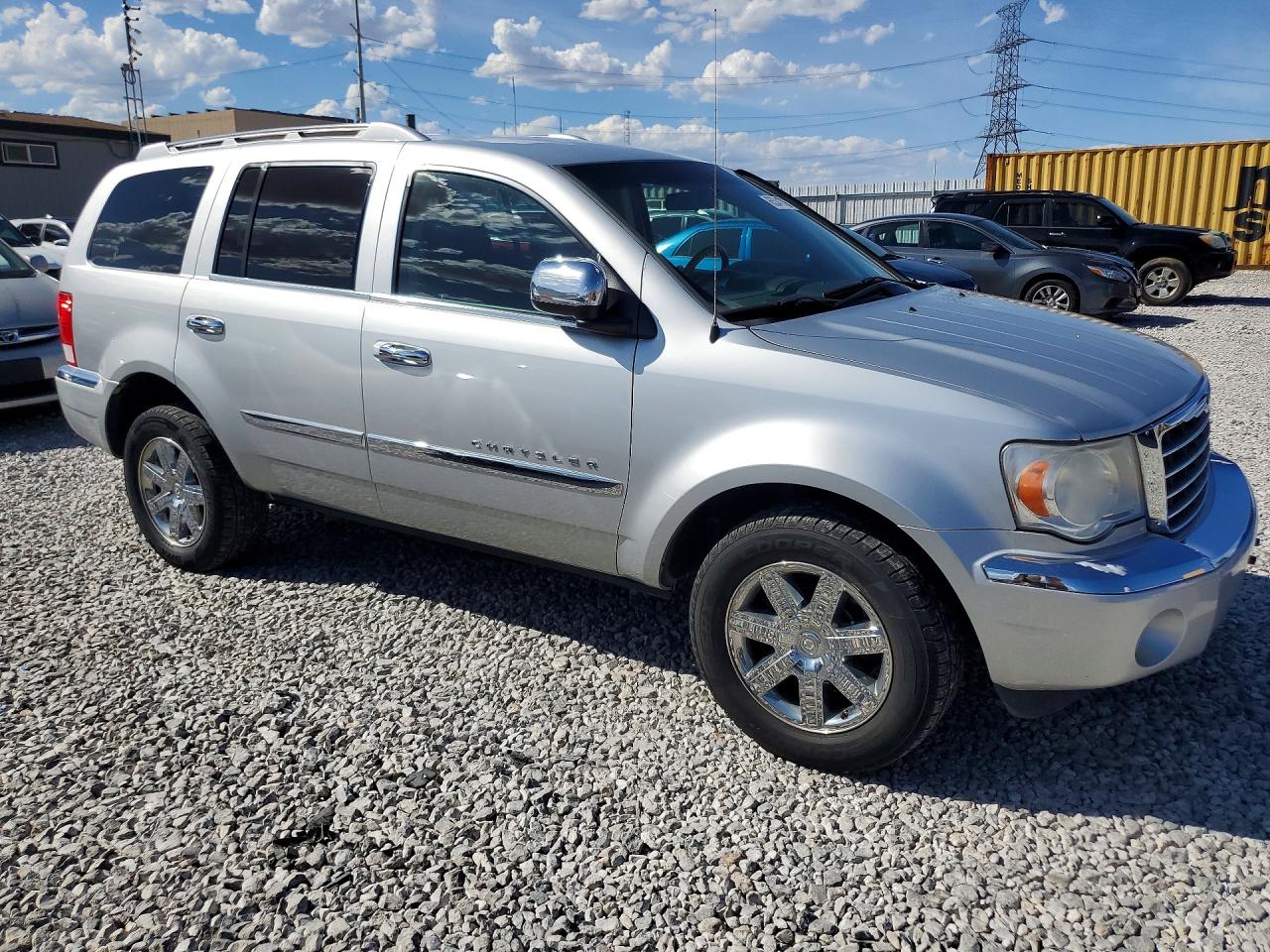 2009 Chrysler Aspen Limited Silver vin: 1A8HW58P99F708587