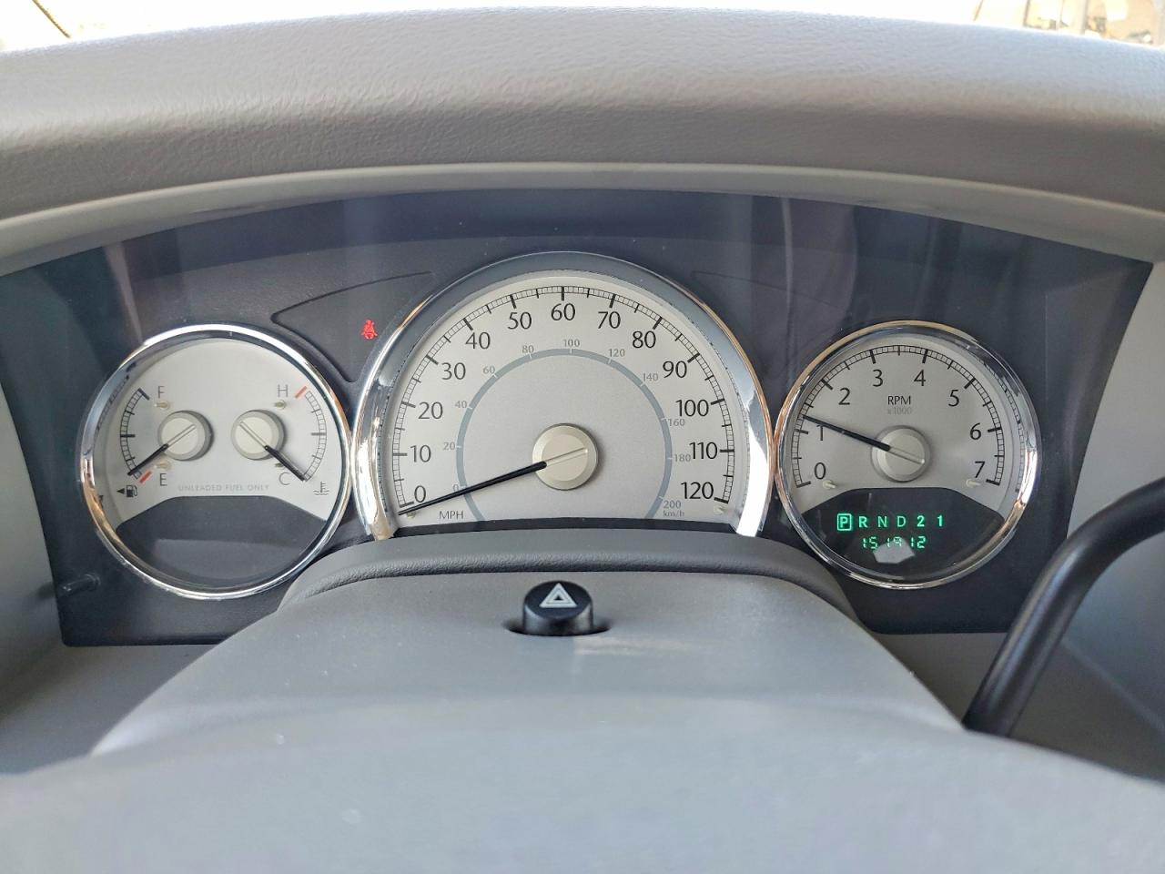 2009 Chrysler Aspen Limited Silver vin: 1A8HW58P99F708587
