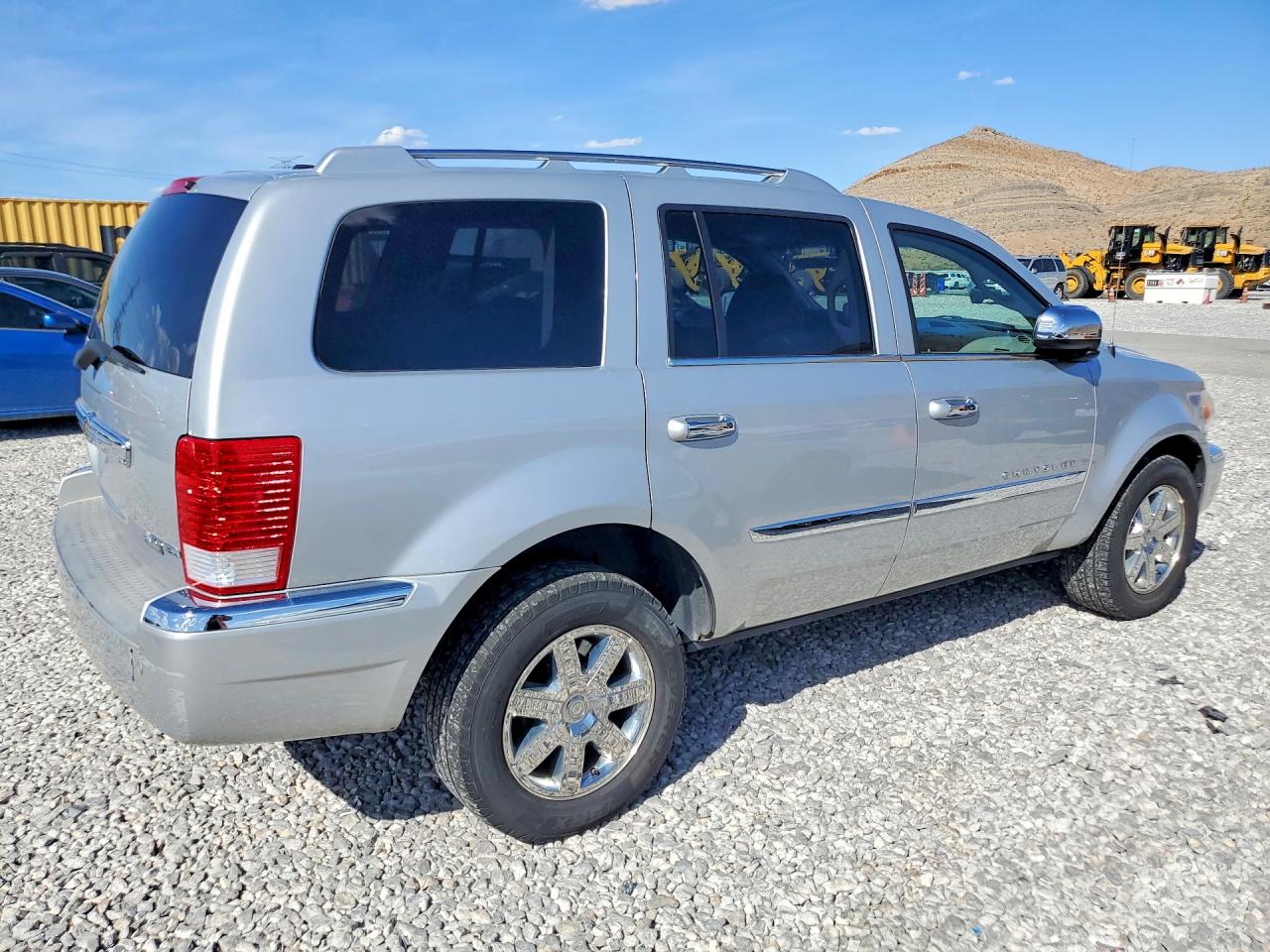 2009 Chrysler Aspen Limited Silver vin: 1A8HW58P99F708587