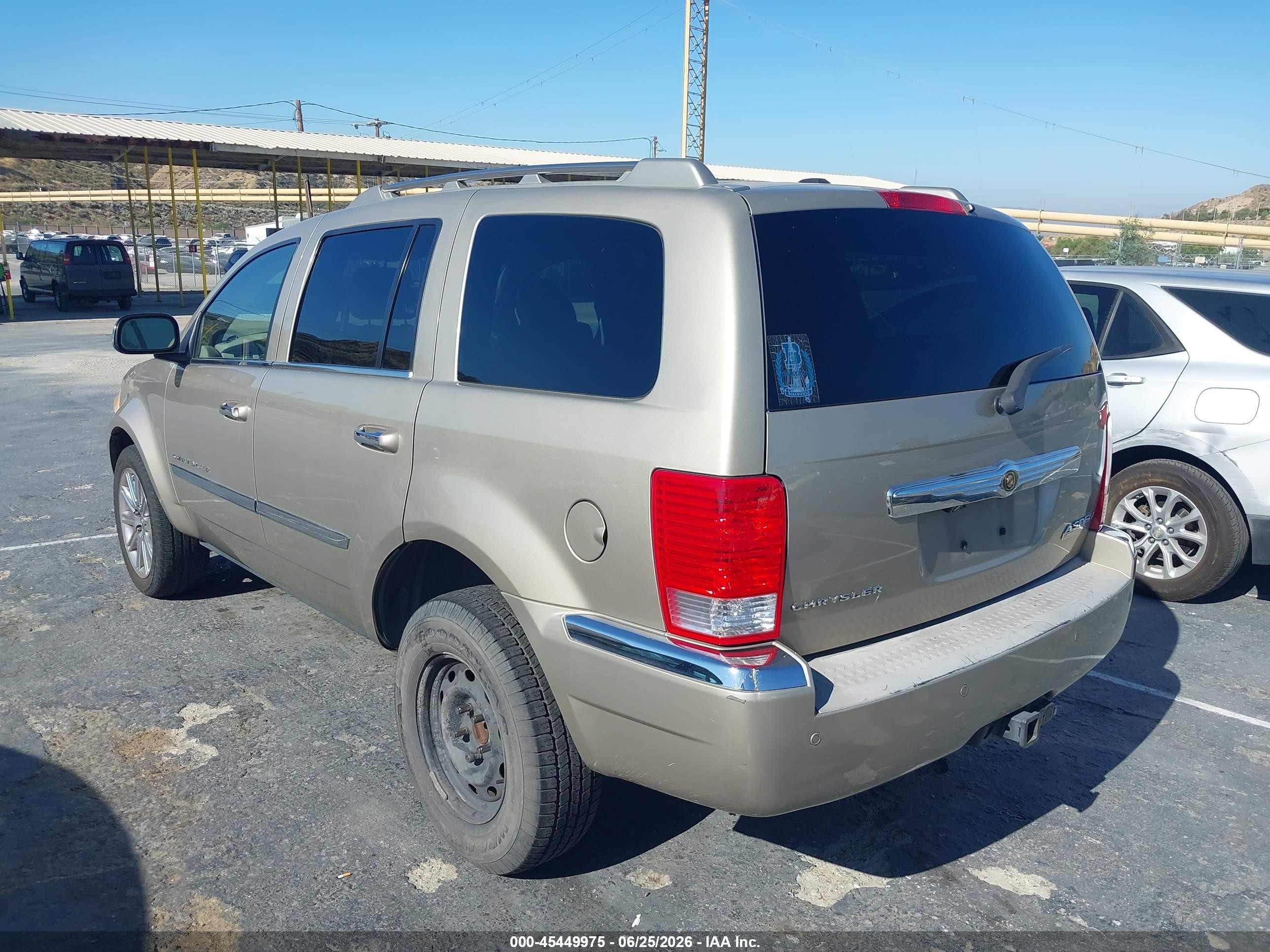 2009 Chrysler Aspen Limited Tan vin: 1A8HW58T99F710434
