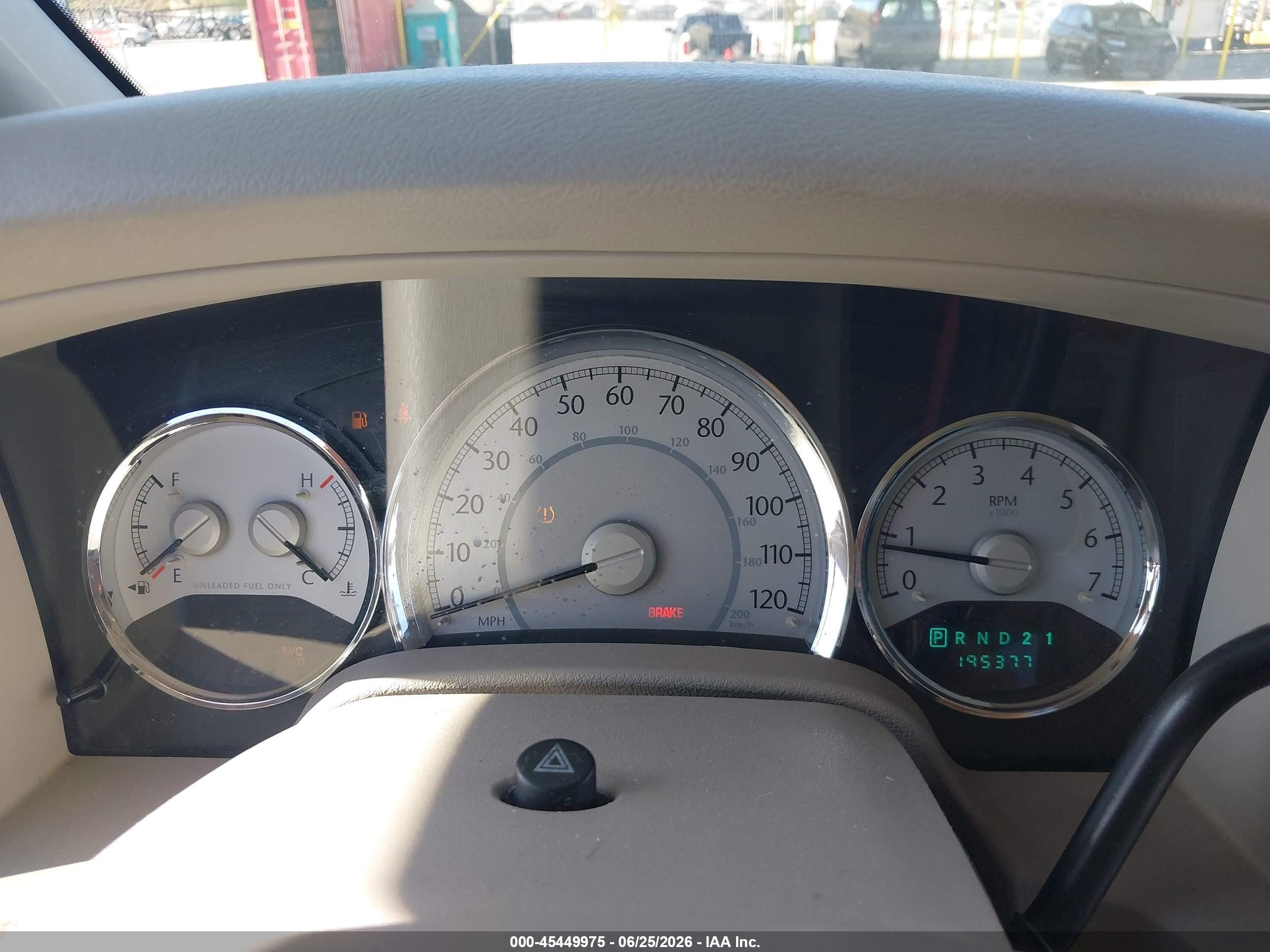 2009 Chrysler Aspen Limited Tan vin: 1A8HW58T99F710434