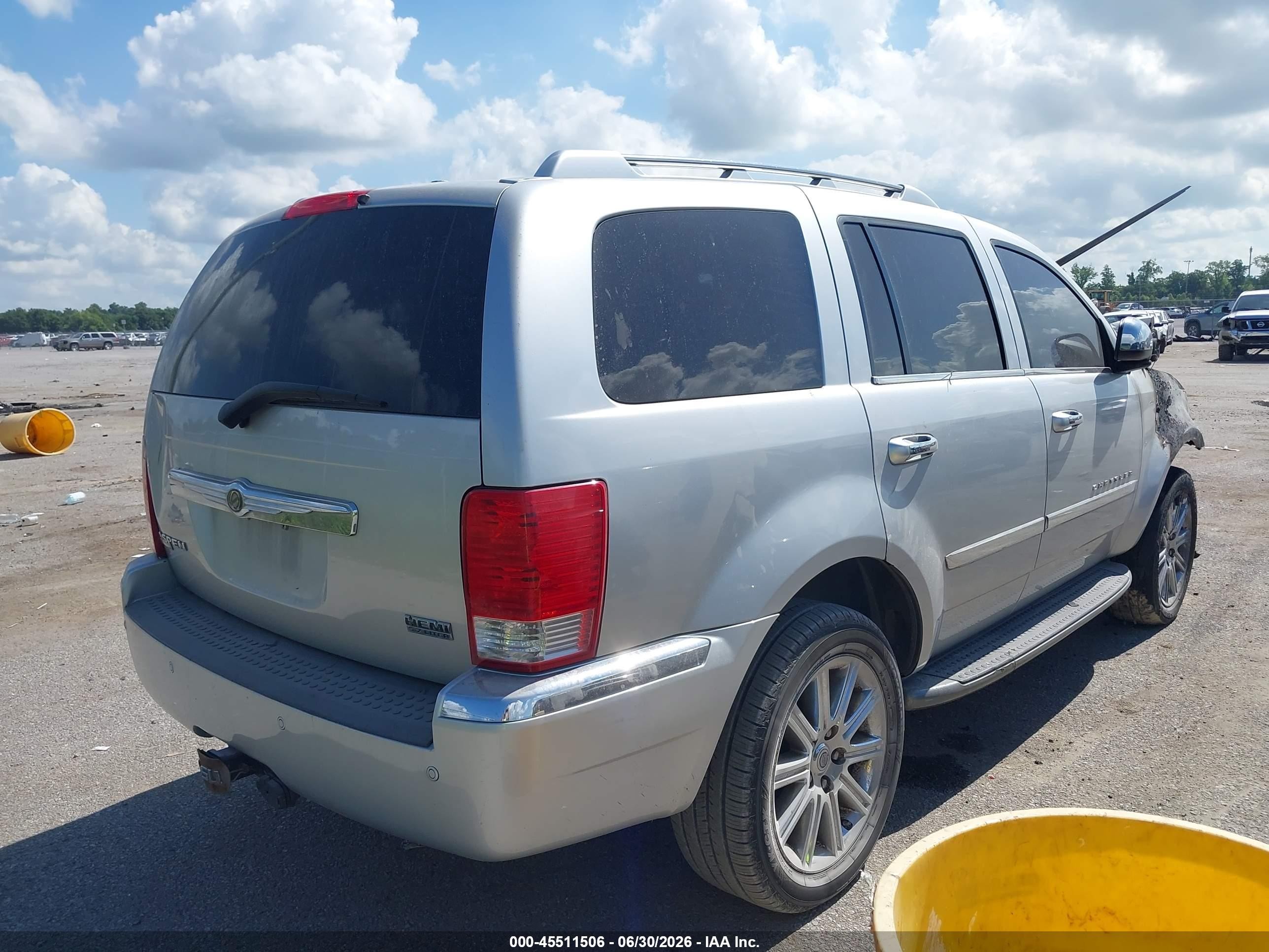 2007 Chrysler Aspen Limited Серебряный vin: 1A8HX58207F578374