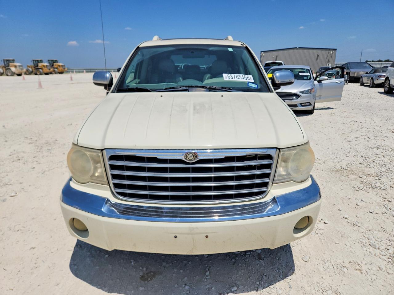 2008 Chrysler Aspen Limited Beige vin: 1A8HX58228F148508