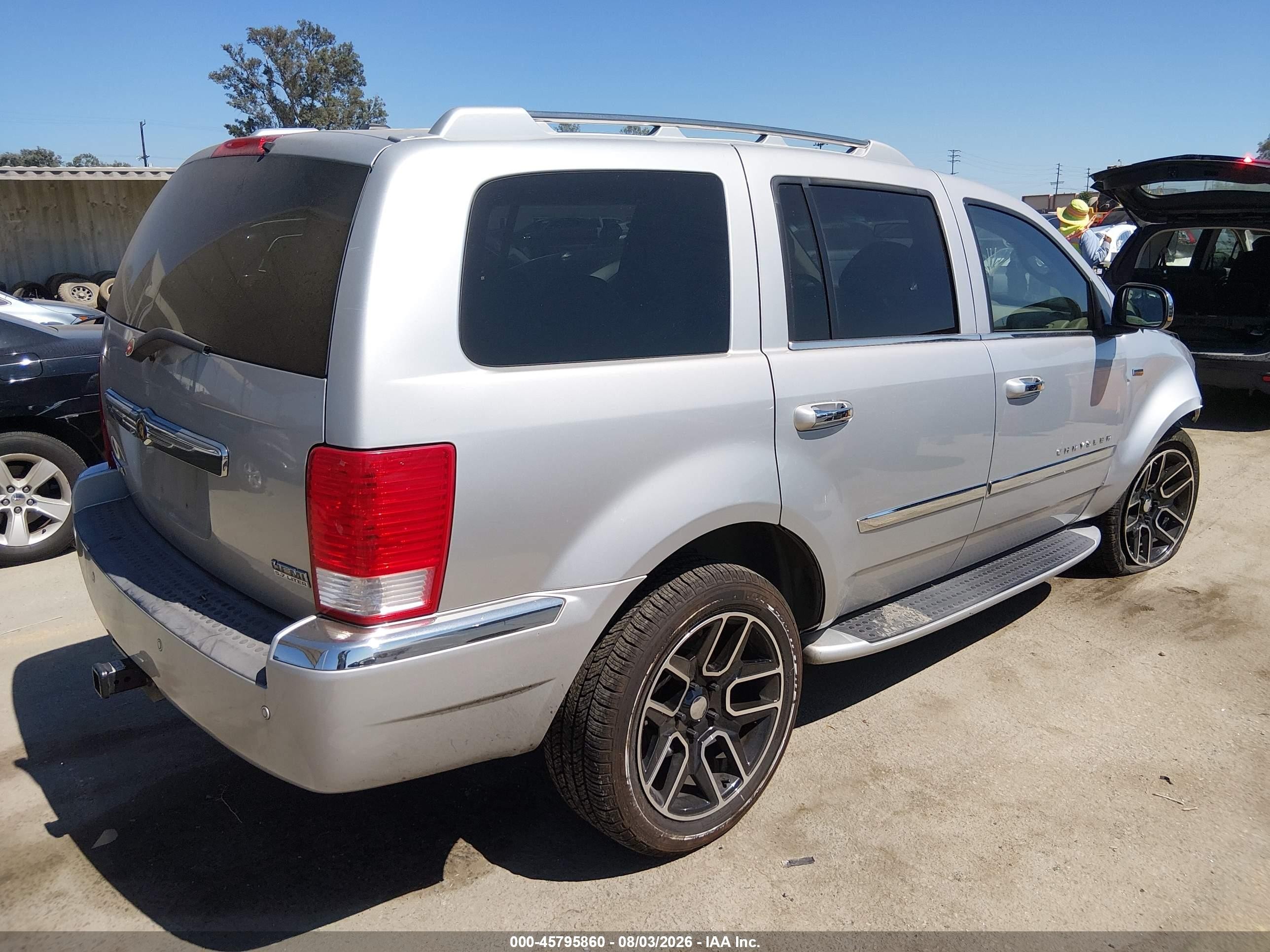 2008 Chrysler Aspen Limited Silver vin: 1A8HX58248F134237