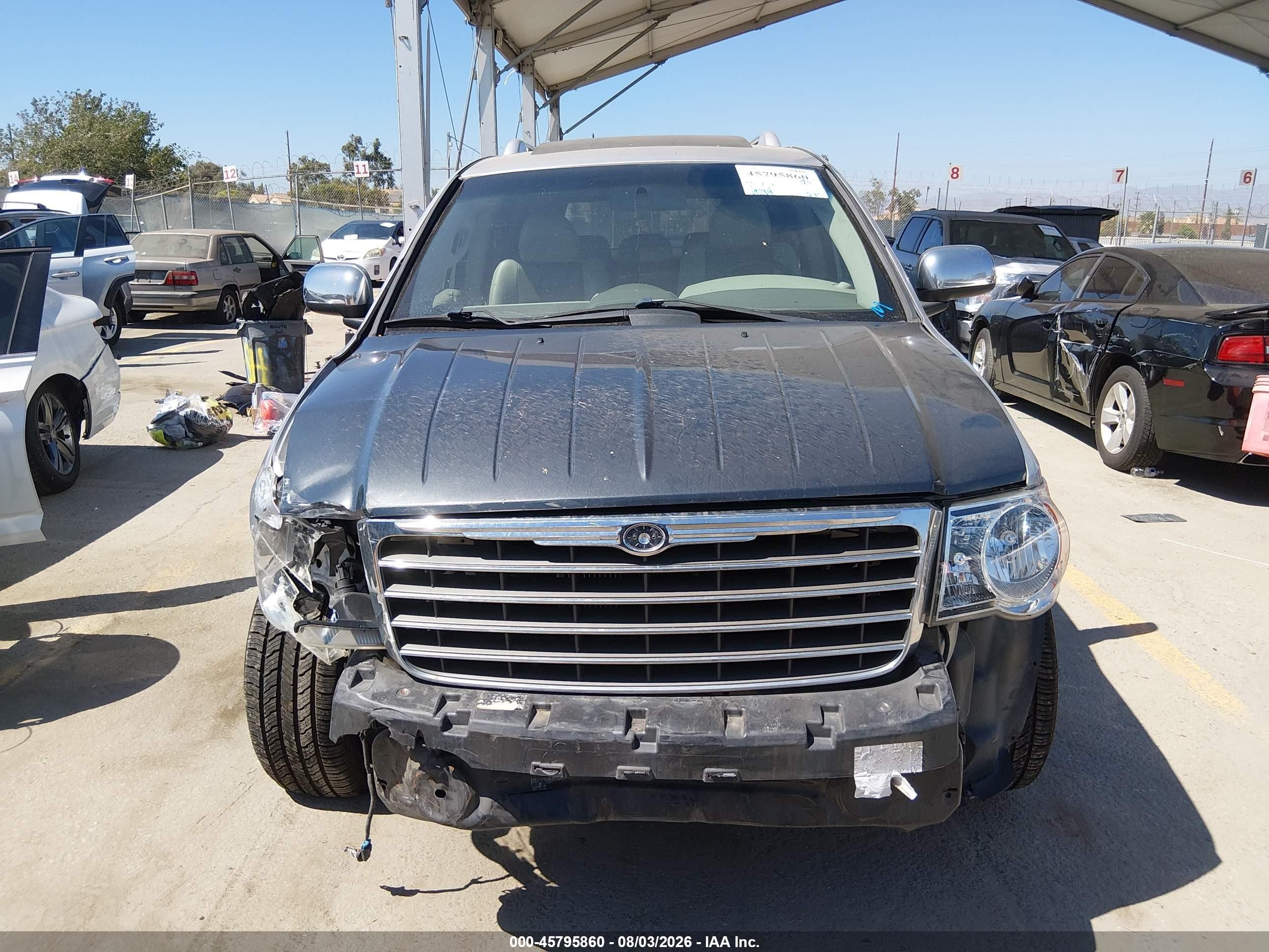 2008 Chrysler Aspen Limited Silver vin: 1A8HX58248F134237