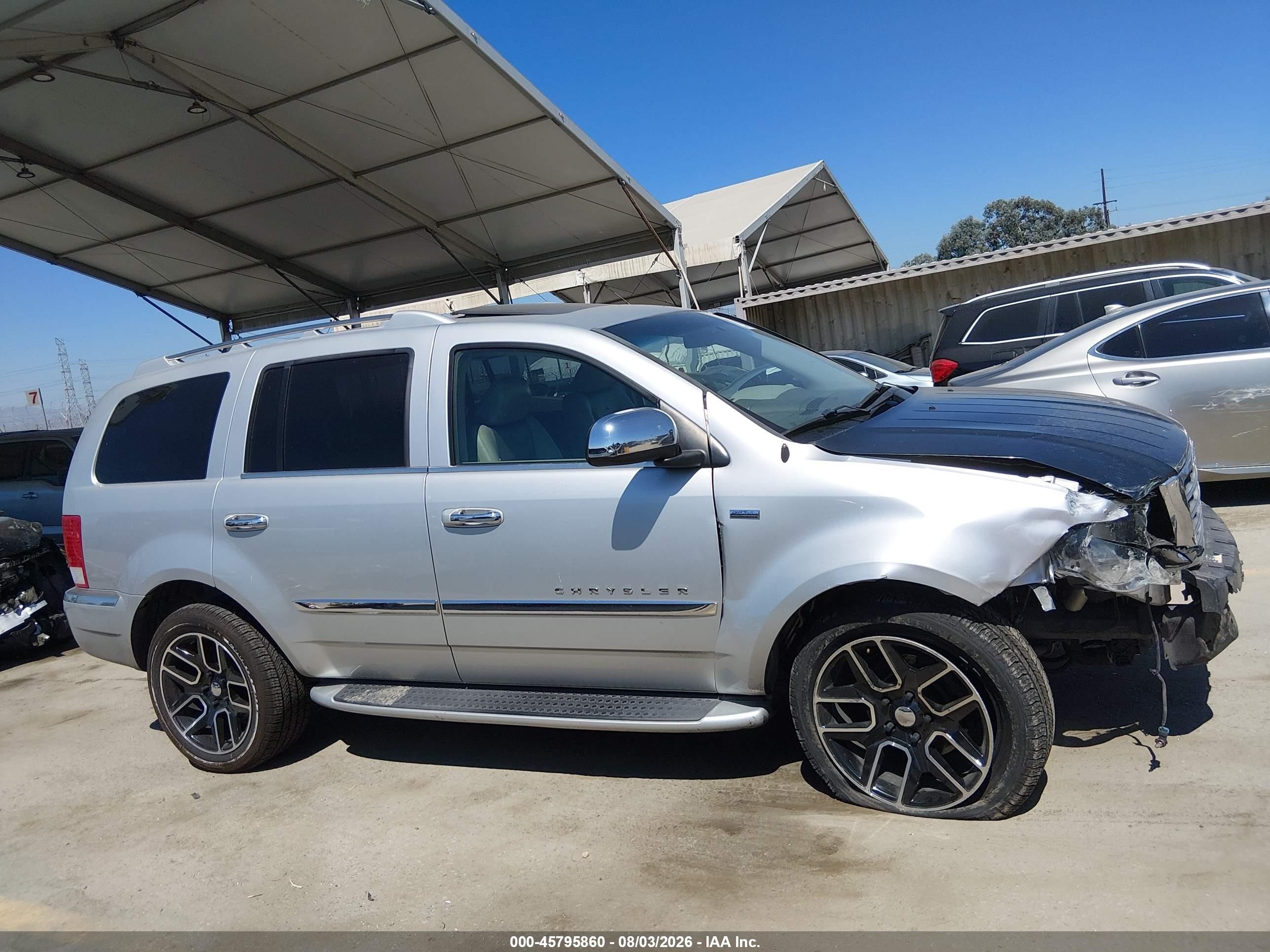 2008 Chrysler Aspen Limited Silver vin: 1A8HX58248F134237