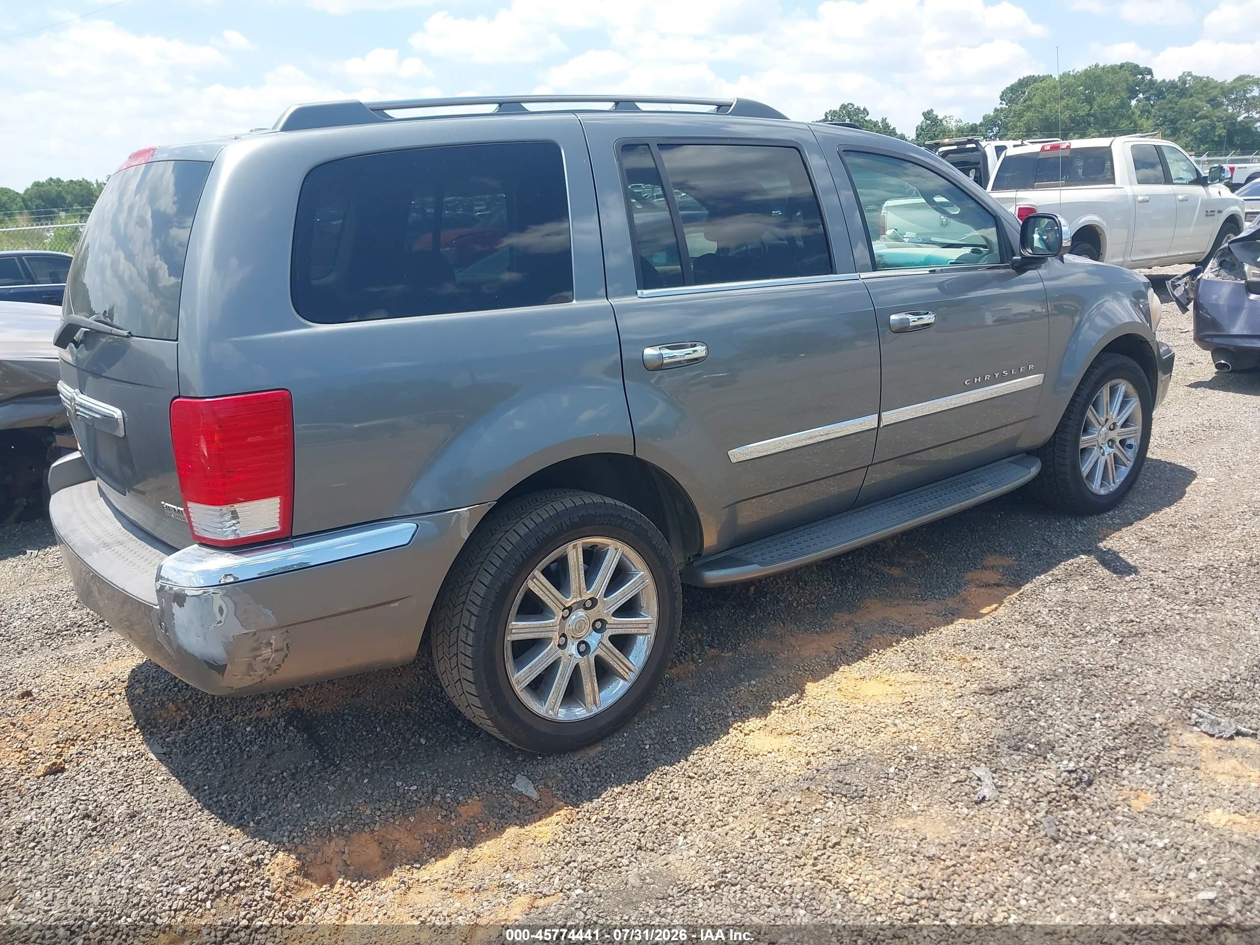 2007 Chrysler Aspen Limited Silver vin: 1A8HX58287F571480