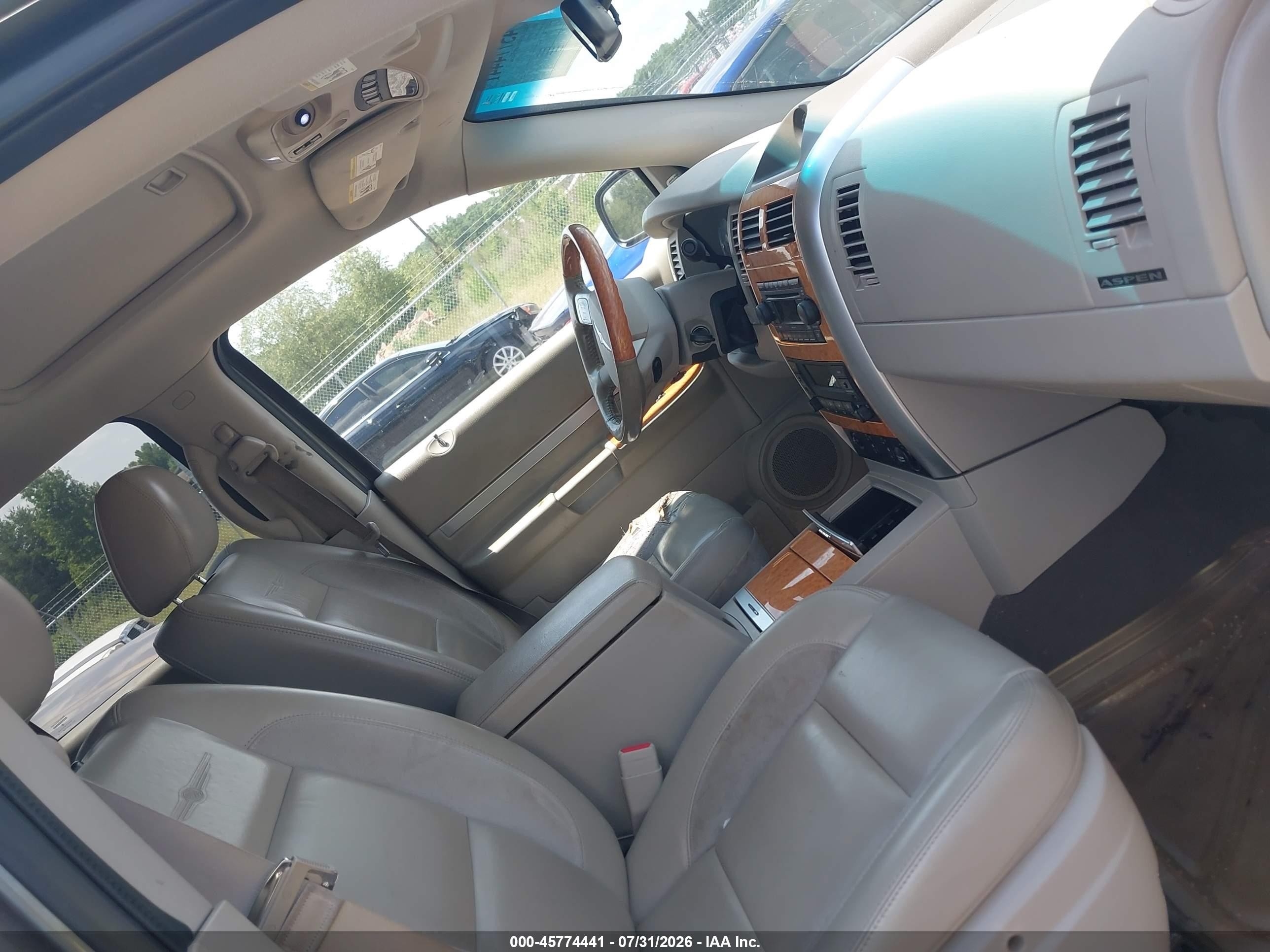 2007 Chrysler Aspen Limited Silver vin: 1A8HX58287F571480