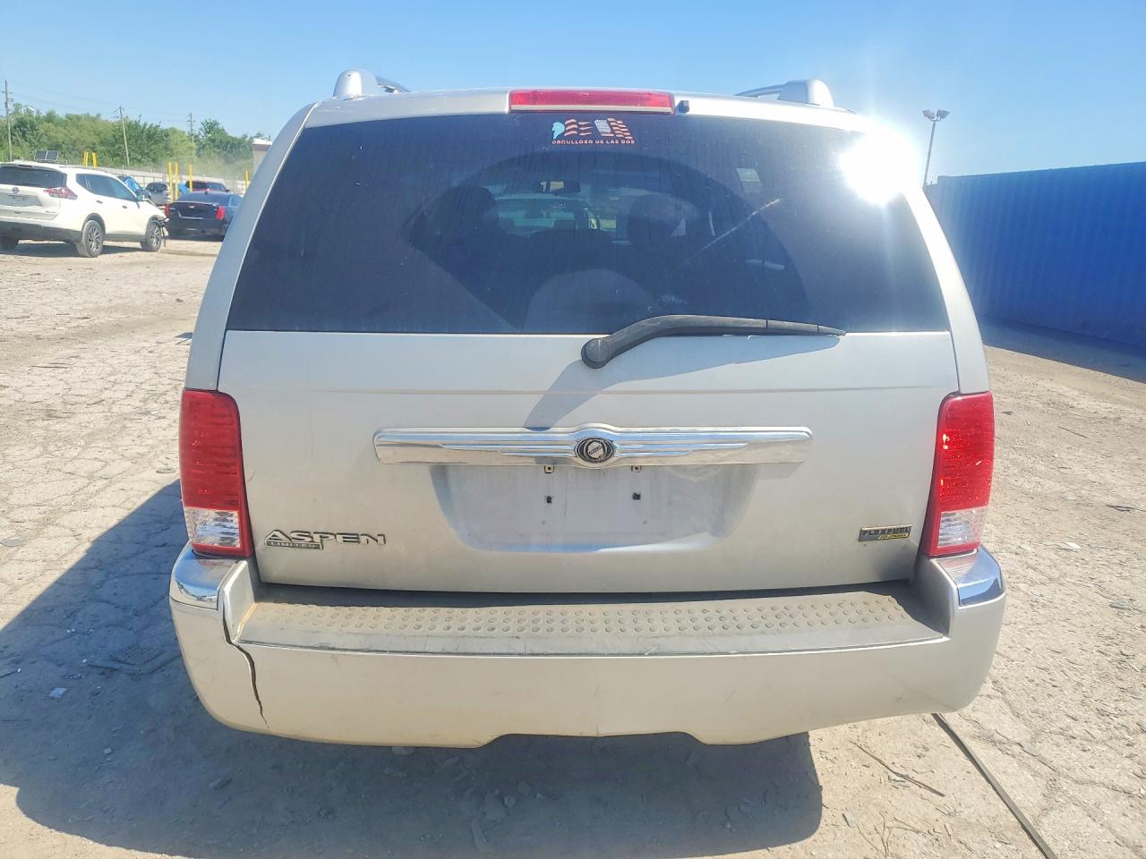 2007 Chrysler Aspen Limited Серебряный vin: 1A8HX58P67F535136