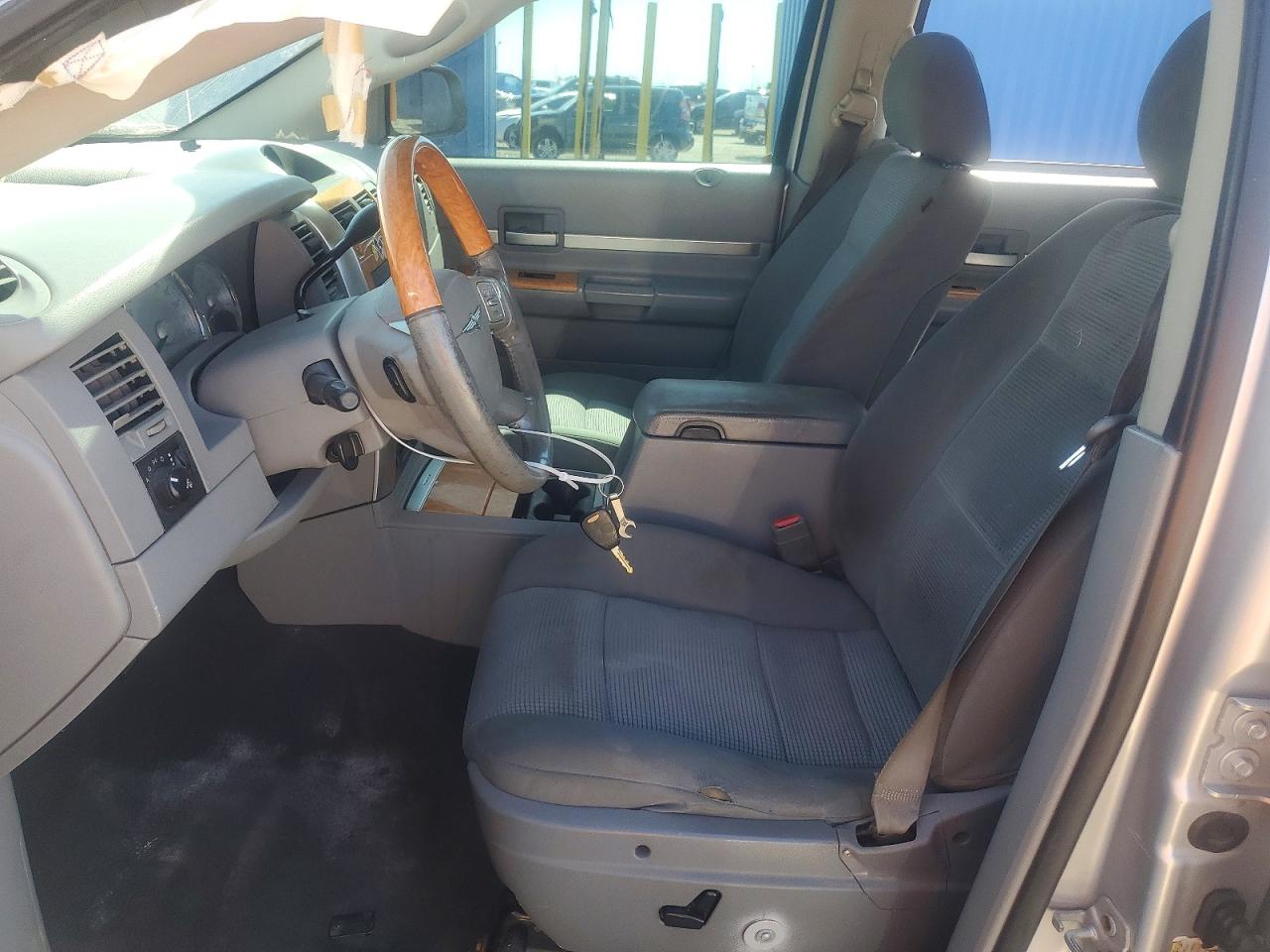 2007 Chrysler Aspen Limited Серебряный vin: 1A8HX58P67F535136