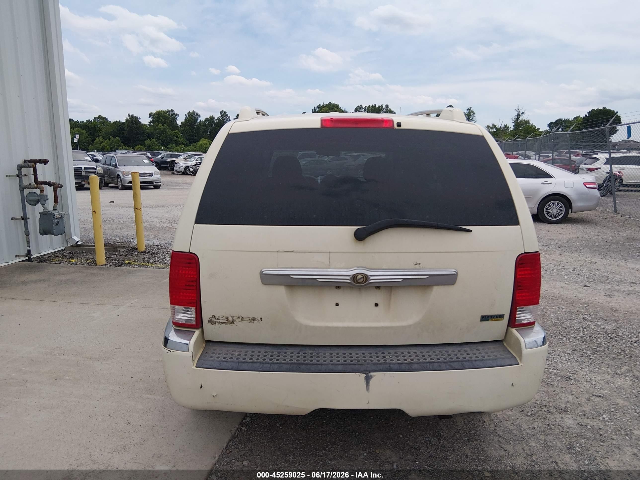 2007 Chrysler Aspen Limited Кремовый vin: 1A8HX58P67F585597