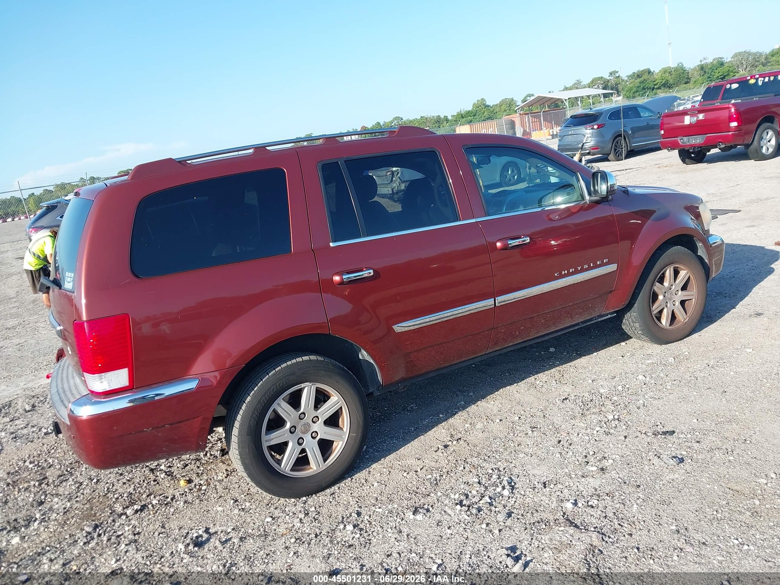 2007 Chrysler Aspen Limited Maroon vin: 1A8HX58P77F515820