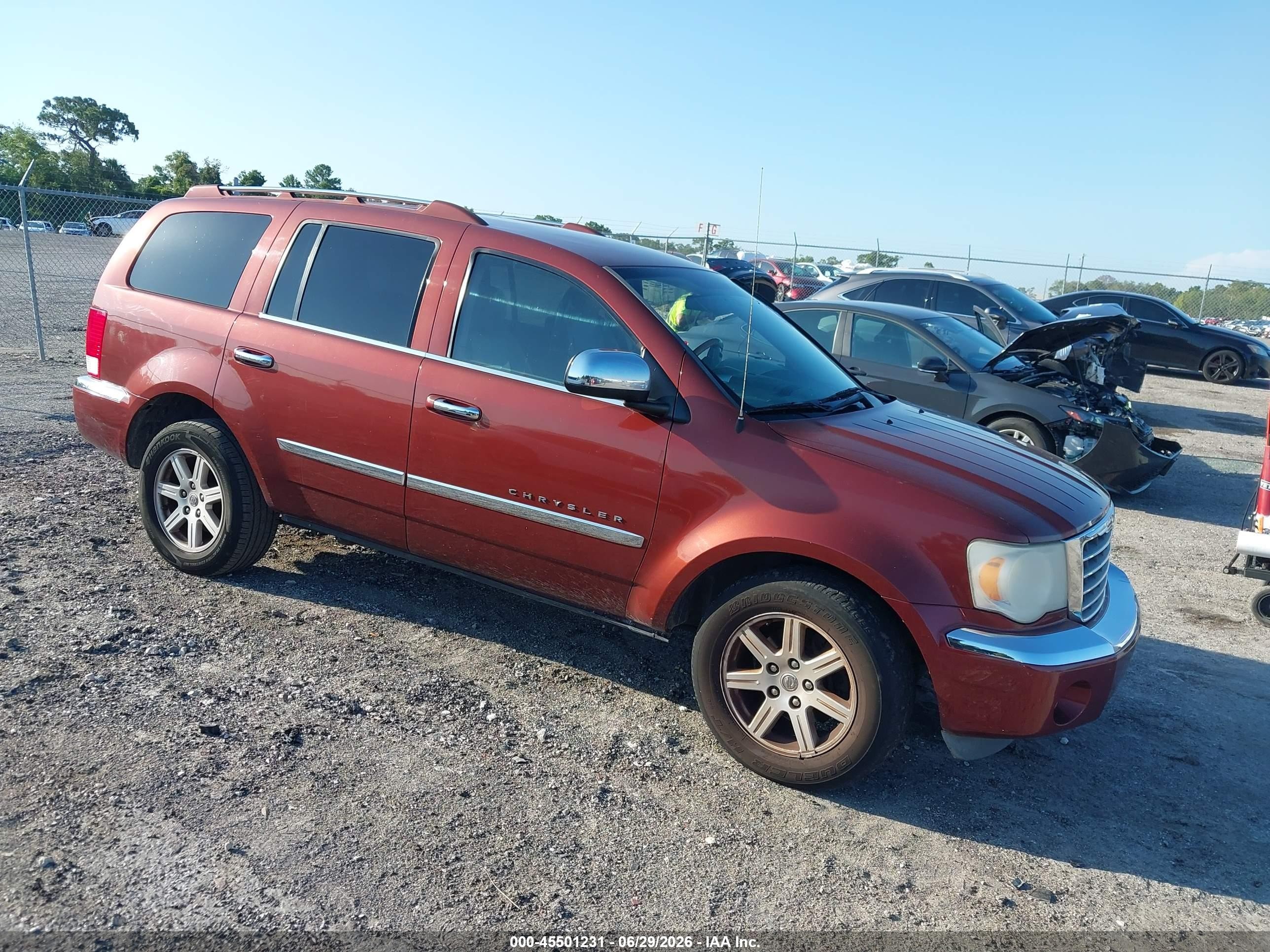 2007 Chrysler Aspen Limited Maroon vin: 1A8HX58P77F515820