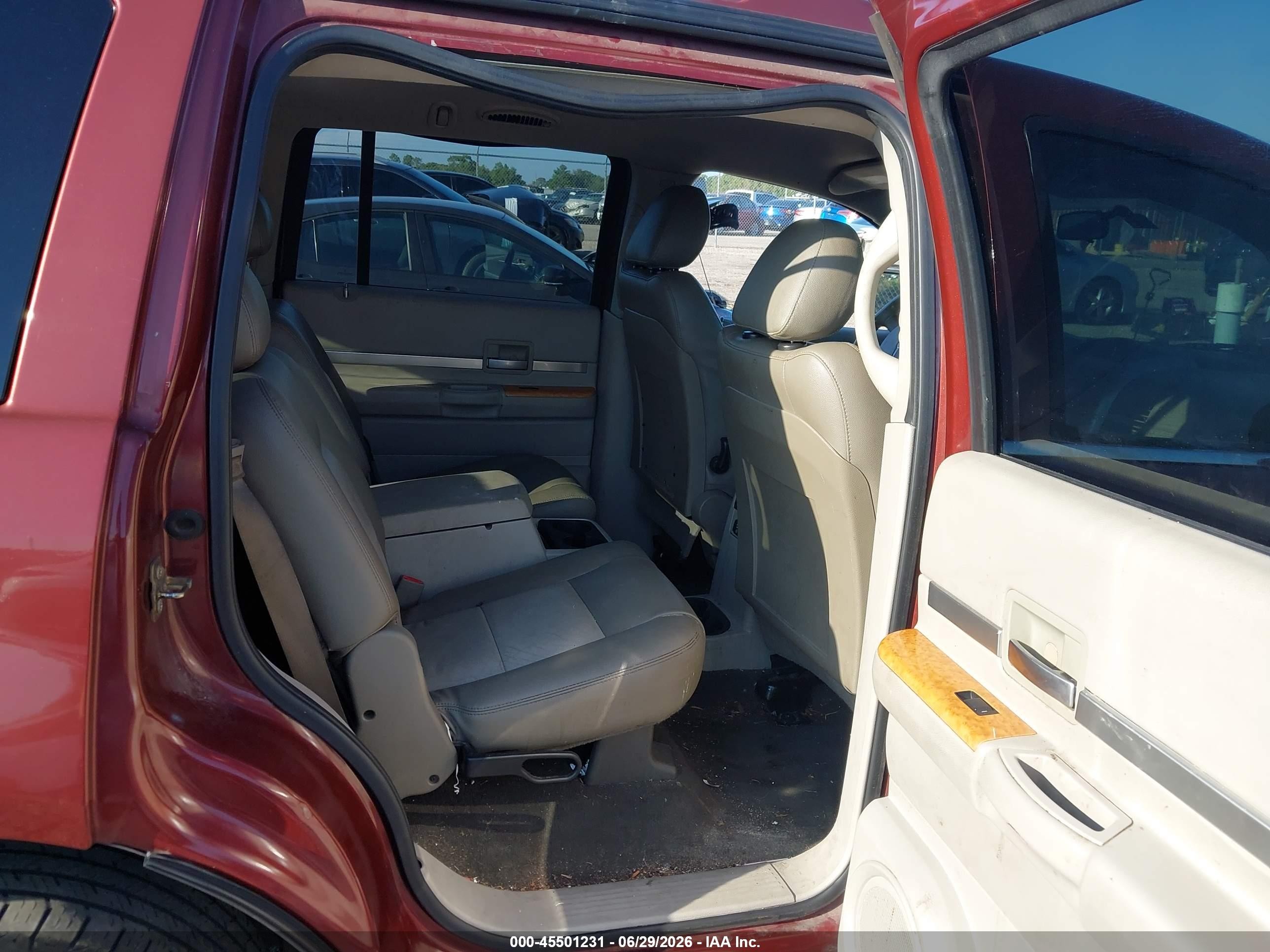 2007 Chrysler Aspen Limited Maroon vin: 1A8HX58P77F515820