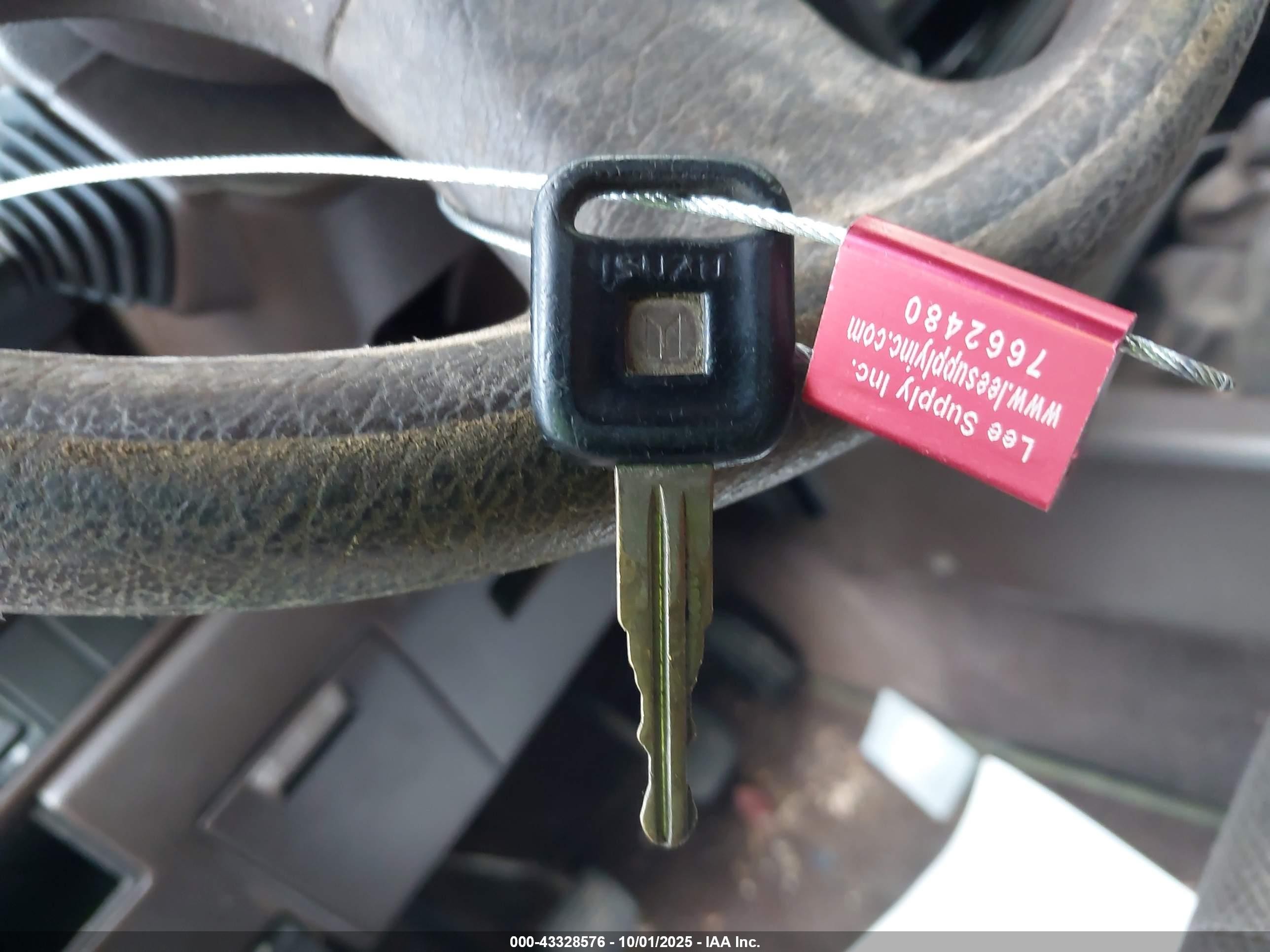 1999 Isuzu Trooper   Gold vin: 1ACDH58VXR7908045