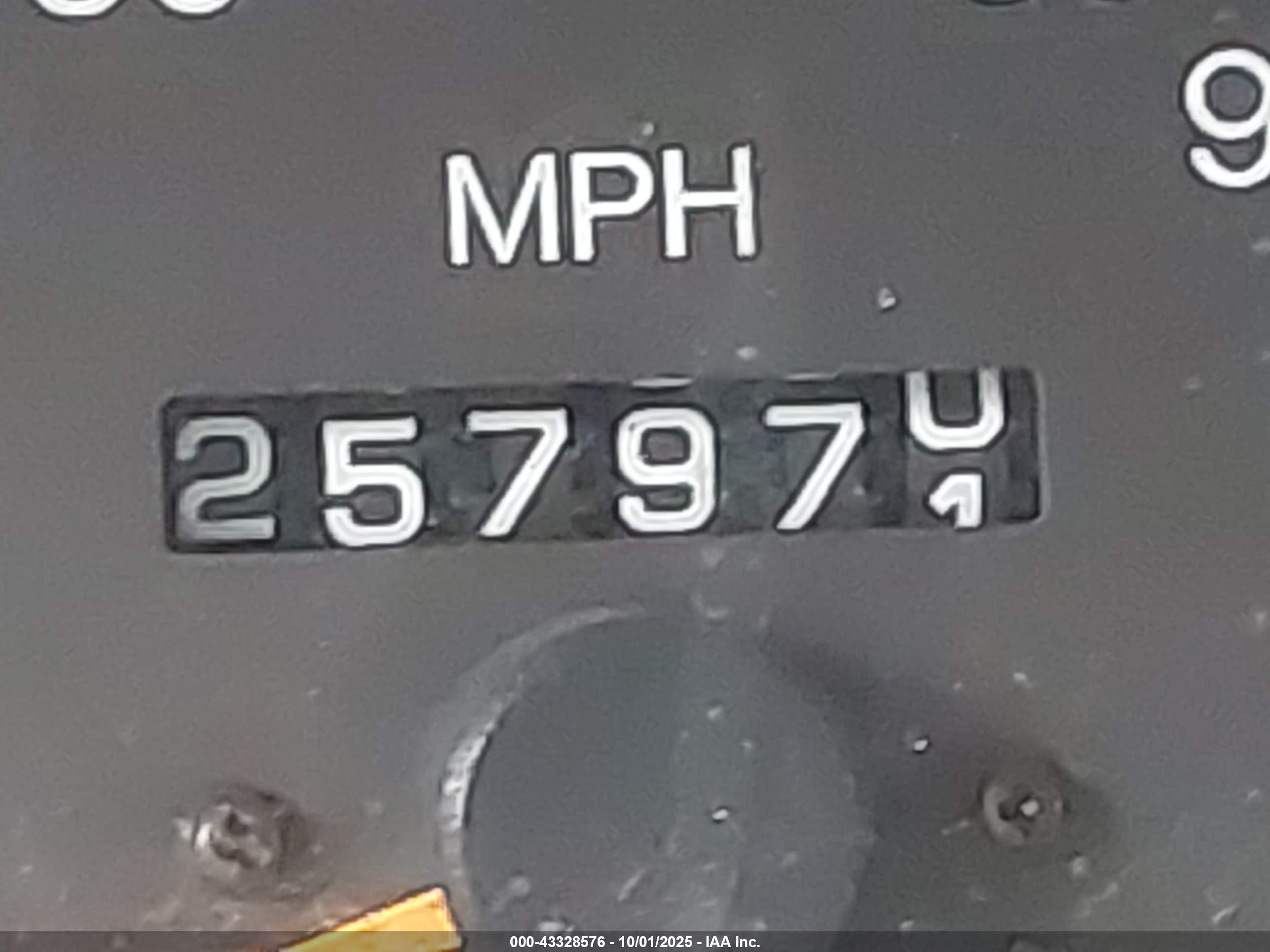 1999 Isuzu Trooper   Gold vin: 1ACDH58VXR7908045