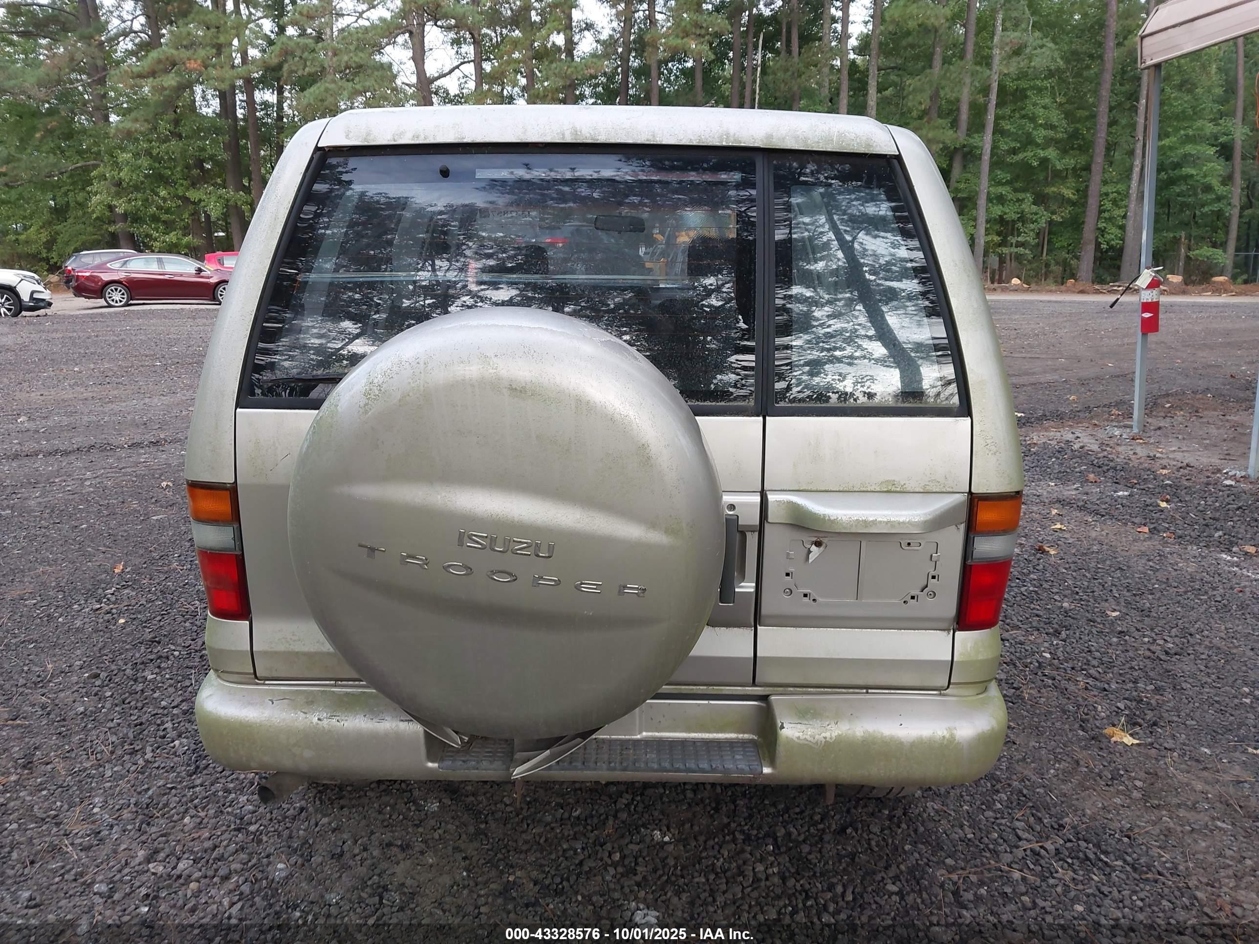 1999 Isuzu Trooper   Gold vin: 1ACDH58VXR7908045
