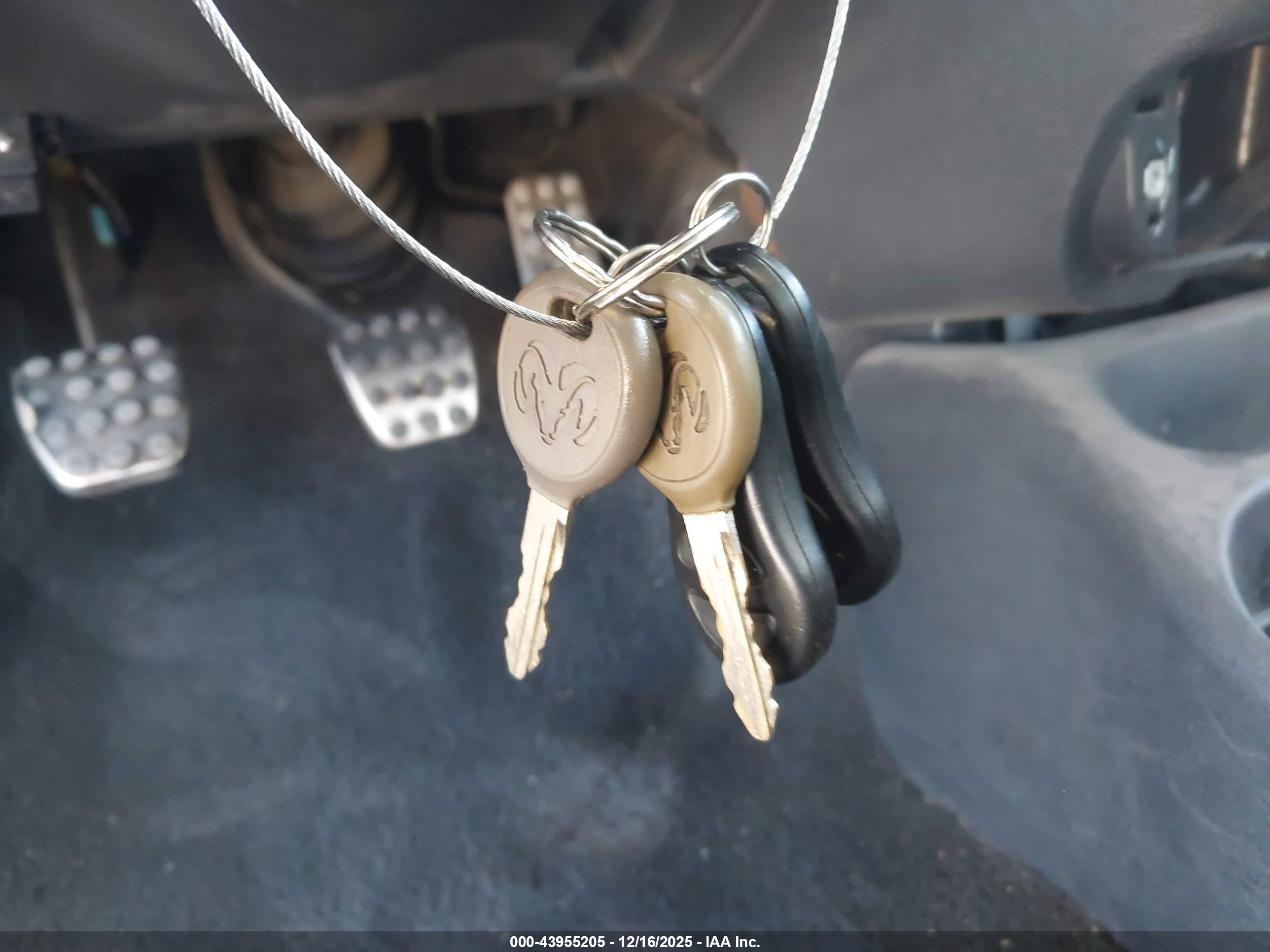 2005 Dodge Srt4   Белый vin: 1B3AS66S05D241634