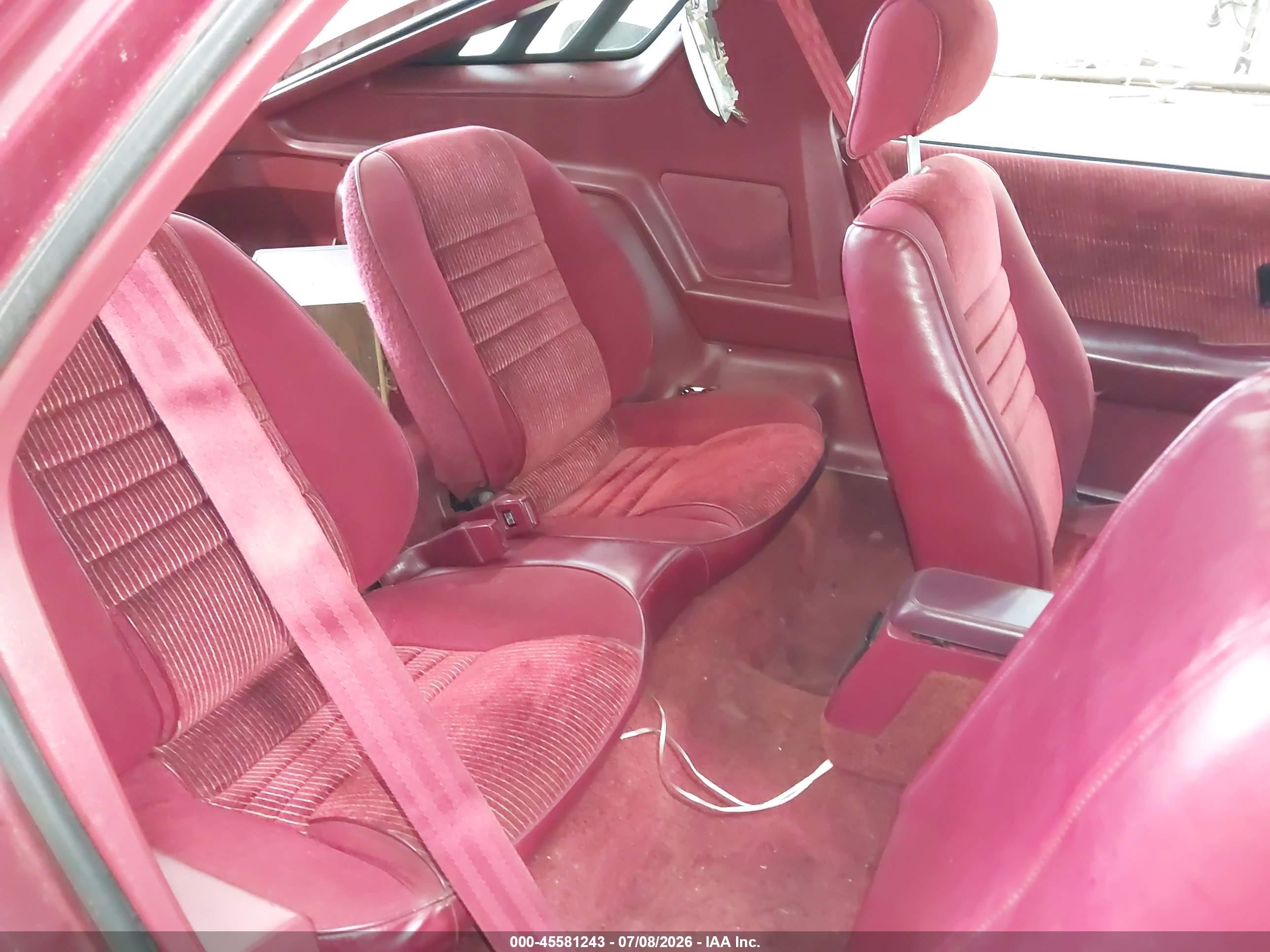1985 Dodge Daytona   Burgundy vin: 1B3BA44D4FG306565