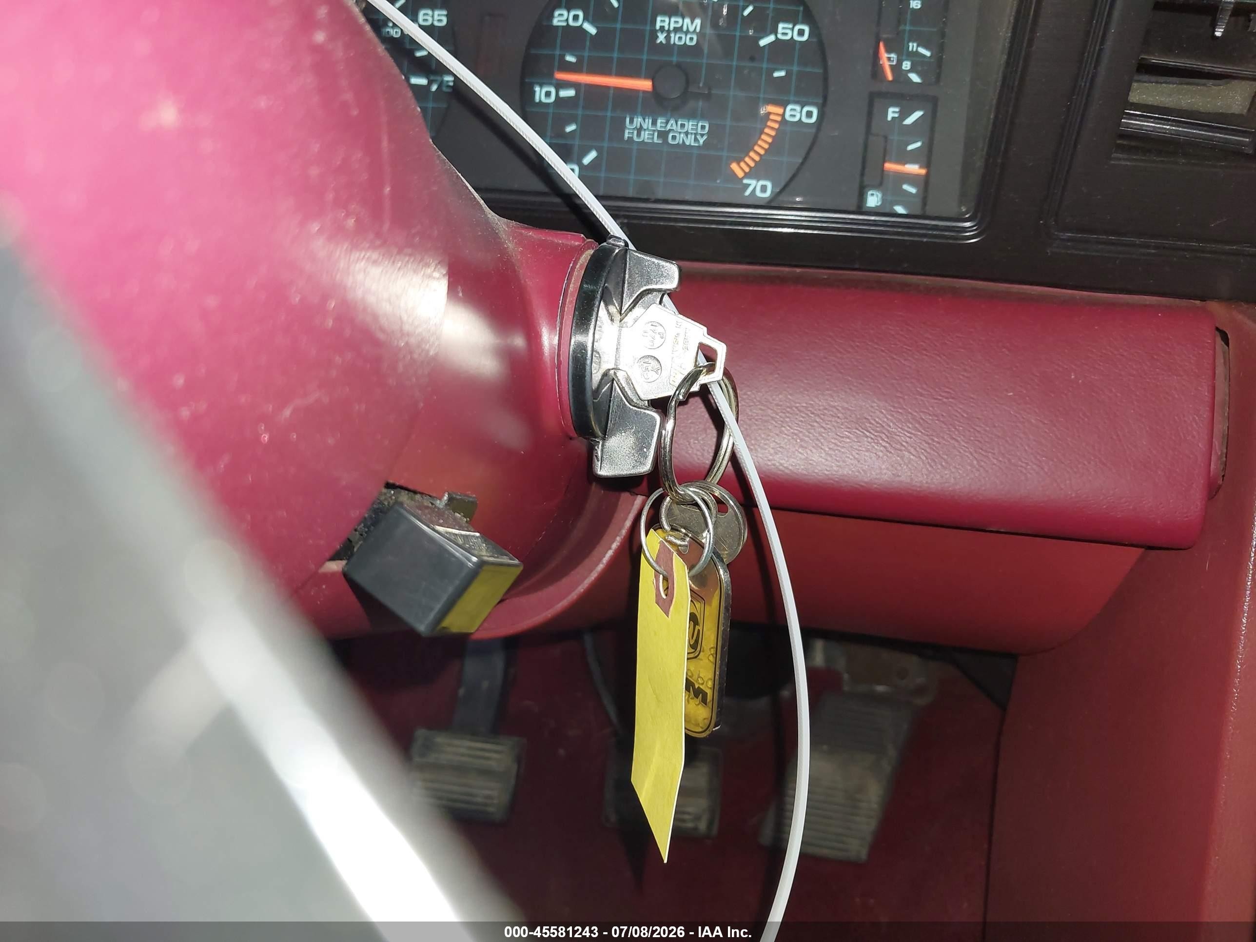 1985 Dodge Daytona   Burgundy vin: 1B3BA44D4FG306565