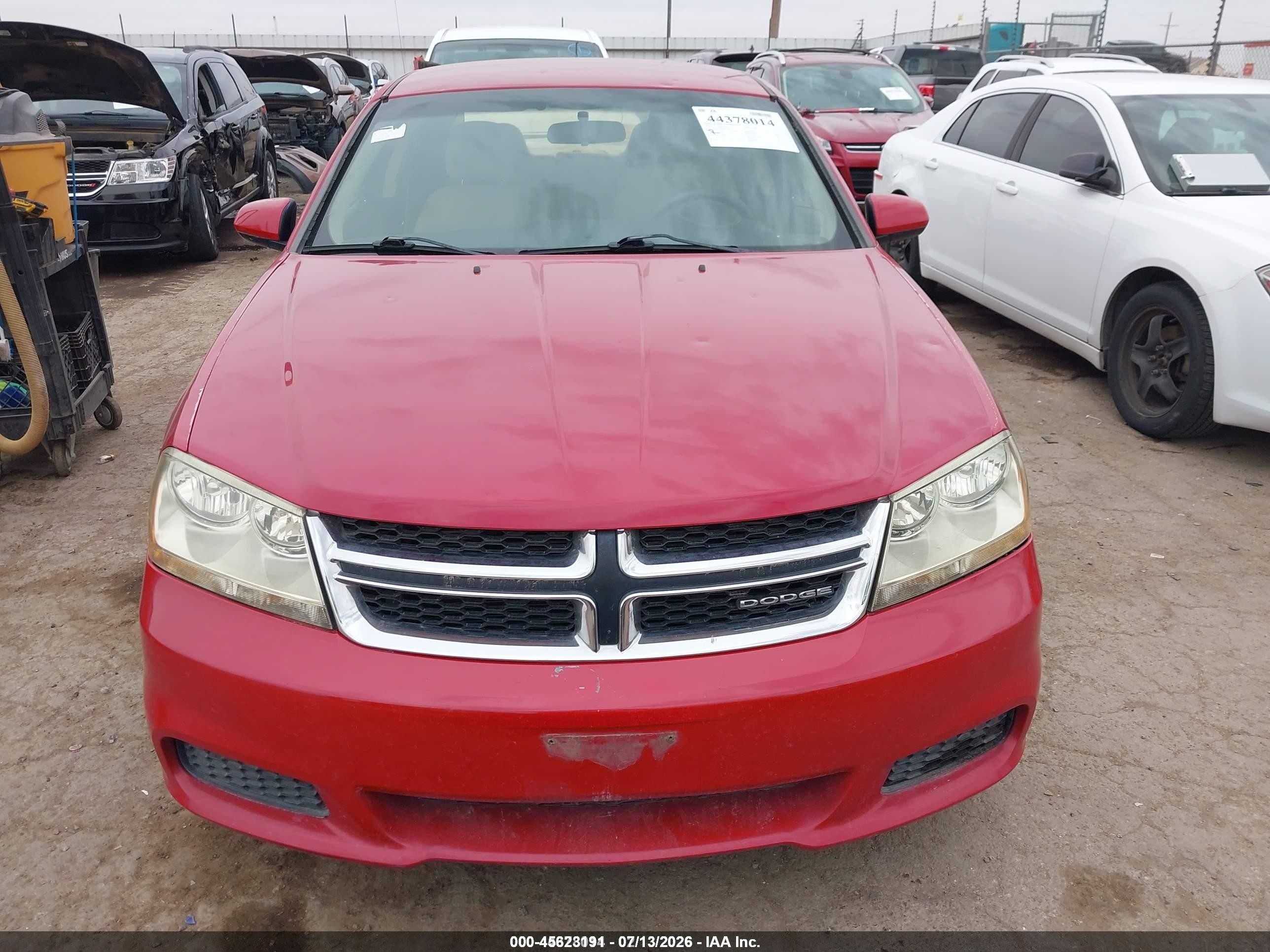 2011 Dodge Avenger Mainstreet Red vin: 1B3BD1FB2BN557172