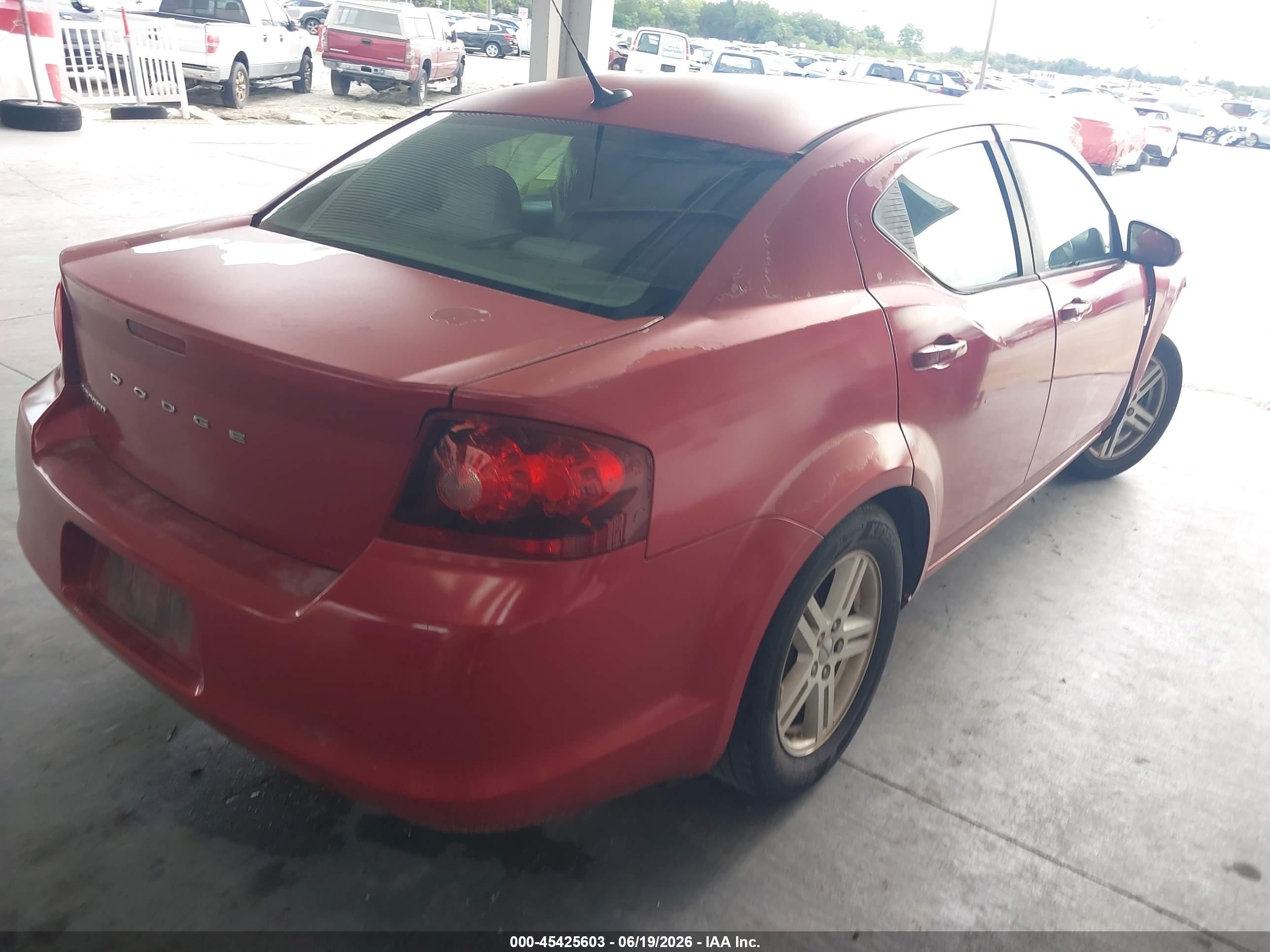 2011 Dodge Avenger Mainstreet Красный vin: 1B3BD1FB6BN536941