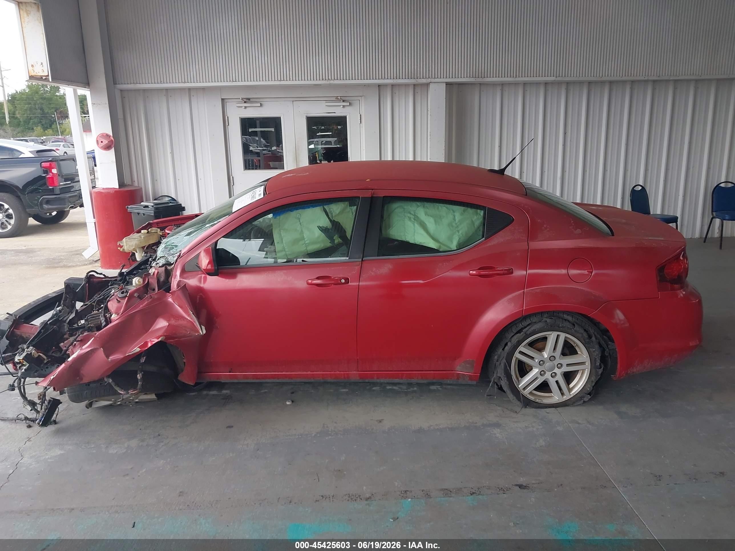 2011 Dodge Avenger Mainstreet Красный vin: 1B3BD1FB6BN536941