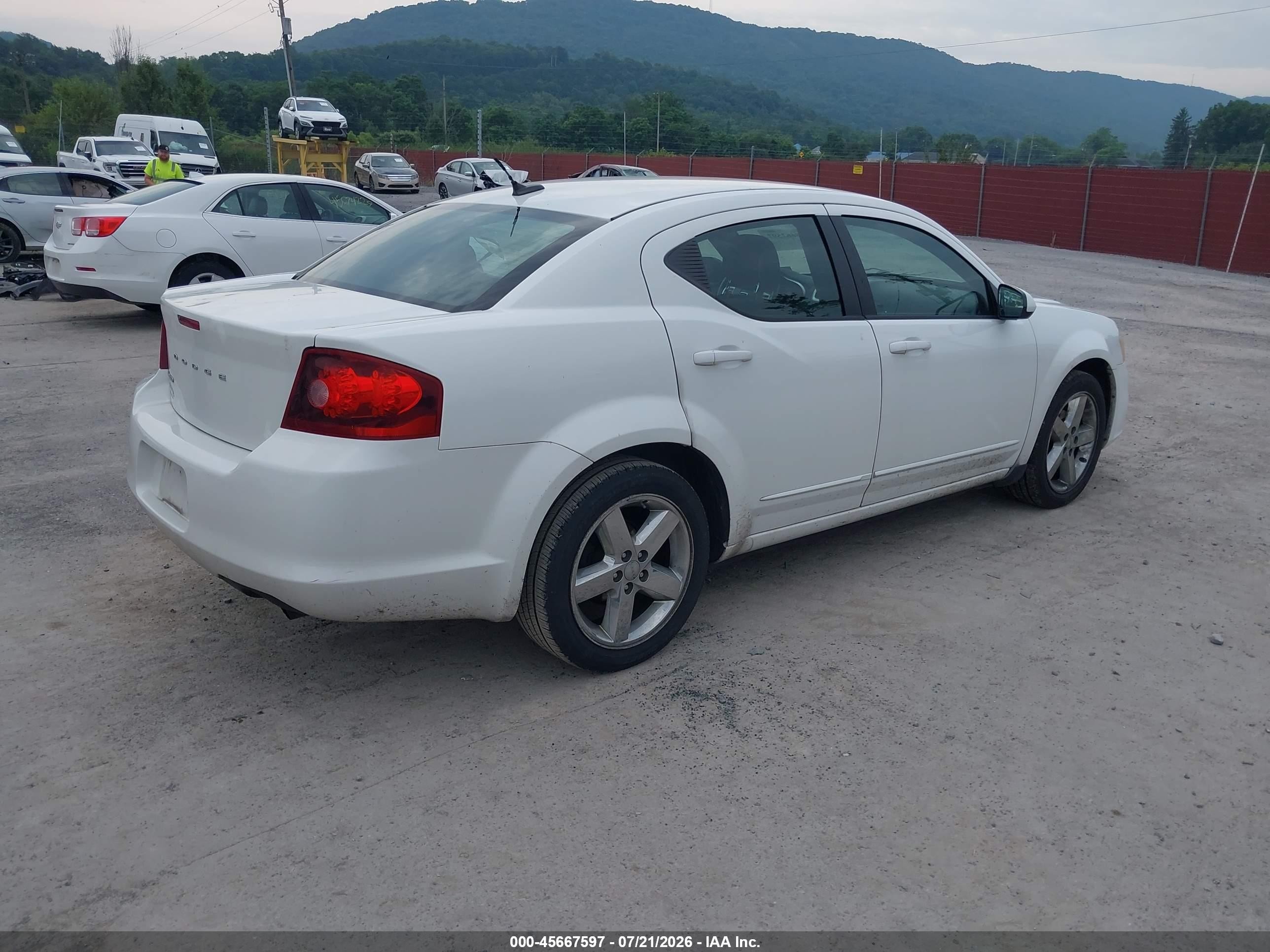 2011 Dodge Avenger Mainstreet White vin: 1B3BD1FB6BN558826