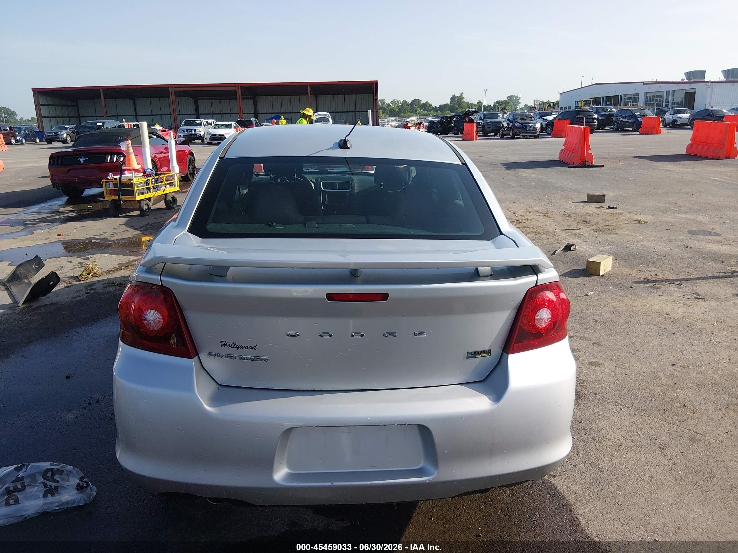 2011 Dodge Avenger Mainstreet Silver vin: 1B3BD1FG3BN584506