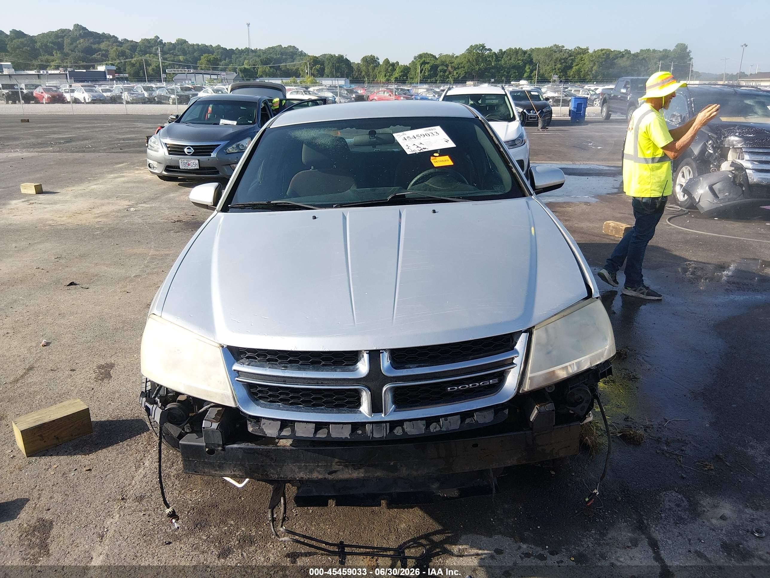 2011 Dodge Avenger Mainstreet Silver vin: 1B3BD1FG3BN584506