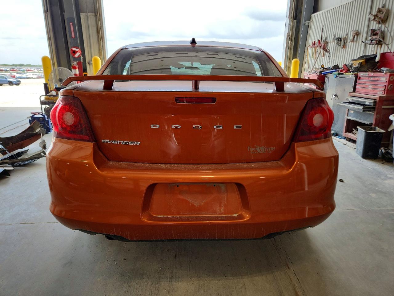 2011 Dodge Avenger Mainstreet Orange vin: 1B3BD1FG3BN622199