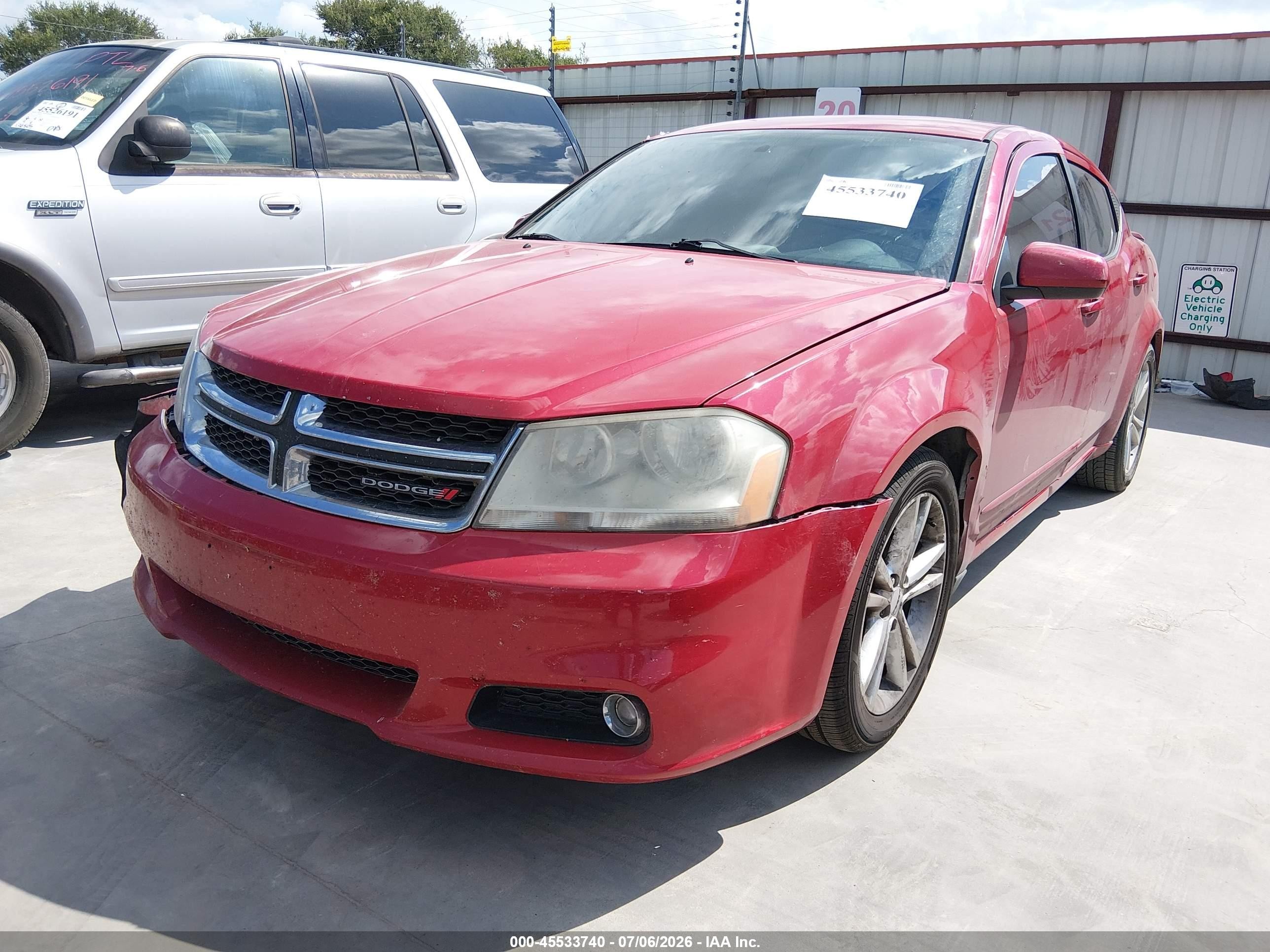 2011 Dodge Avenger Mainstreet Красный vin: 1B3BD1FG4BN509202