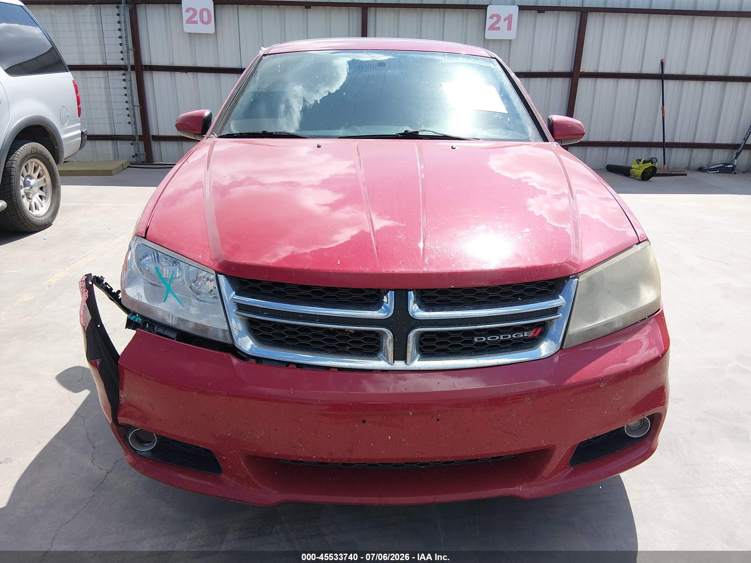 2011 Dodge Avenger Mainstreet Красный vin: 1B3BD1FG4BN509202