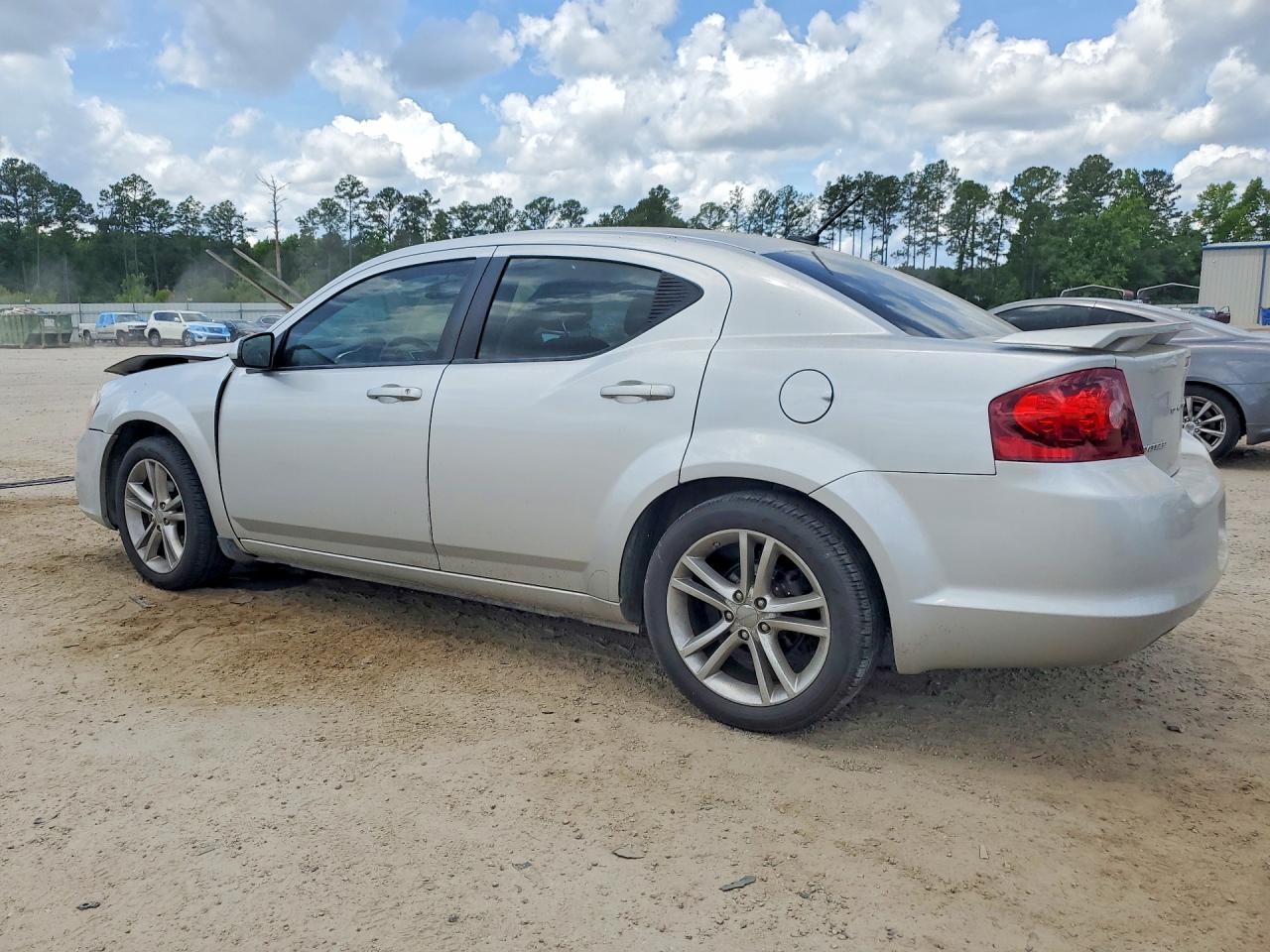 2011 Dodge Avenger Mainstreet Silver vin: 1B3BD1FG6BN552195