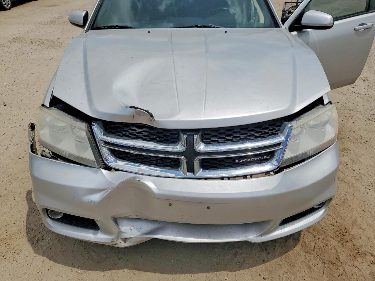 2011 Dodge Avenger Mainstreet Silver vin: 1B3BD1FG6BN552195