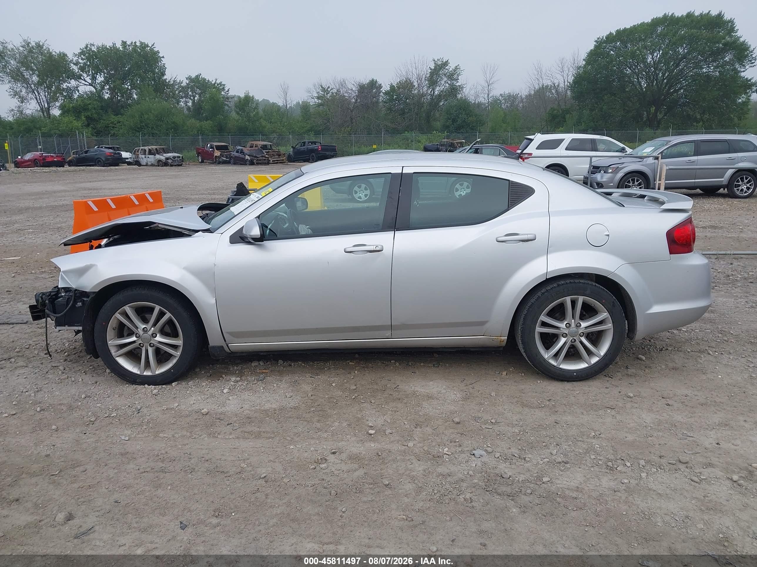 2011 Dodge Avenger Mainstreet Silver vin: 1B3BD1FG9BN526190