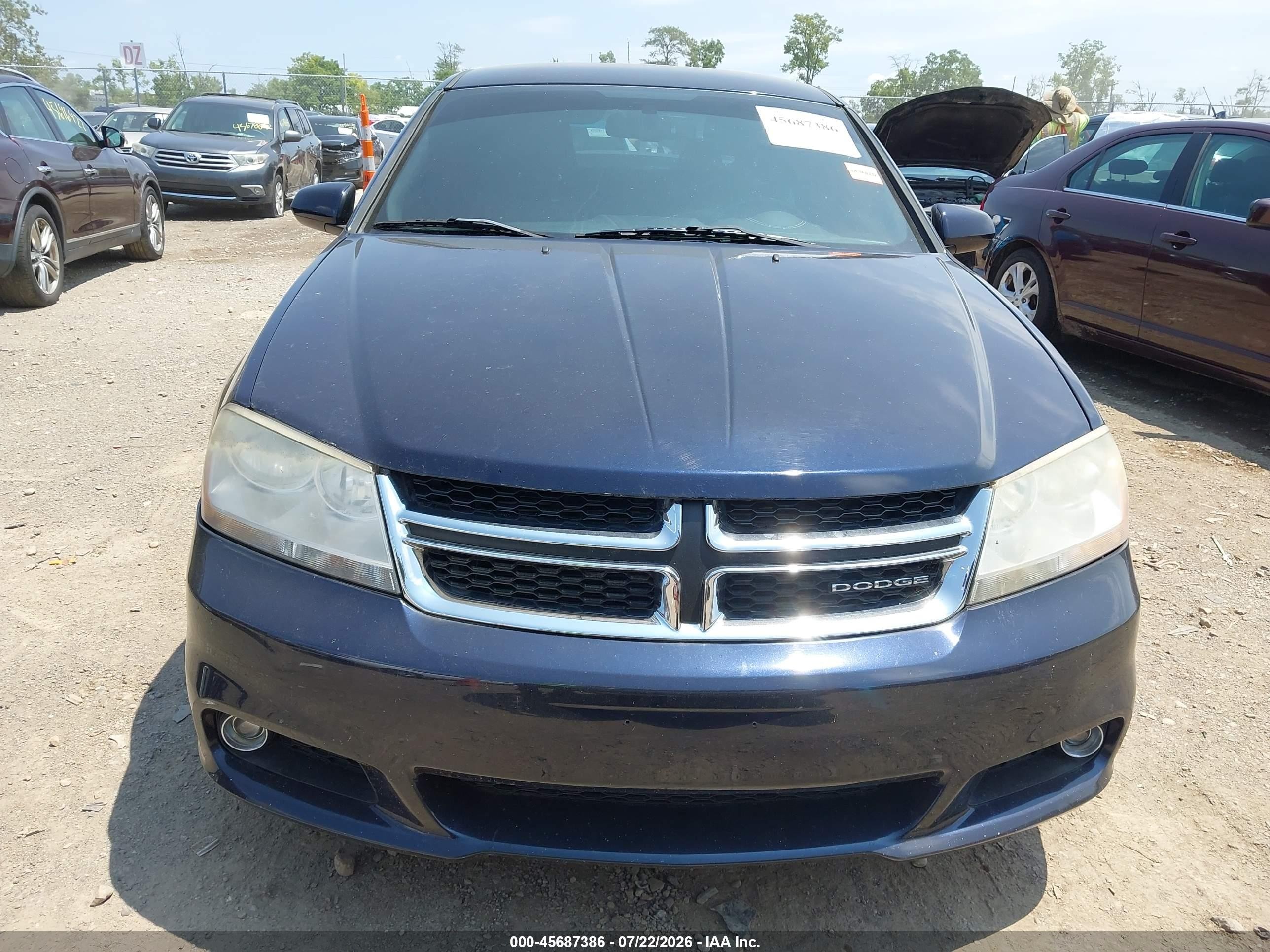 2011 Dodge Avenger Lux Dark Blue vin: 1B3BD2FB1BN524752