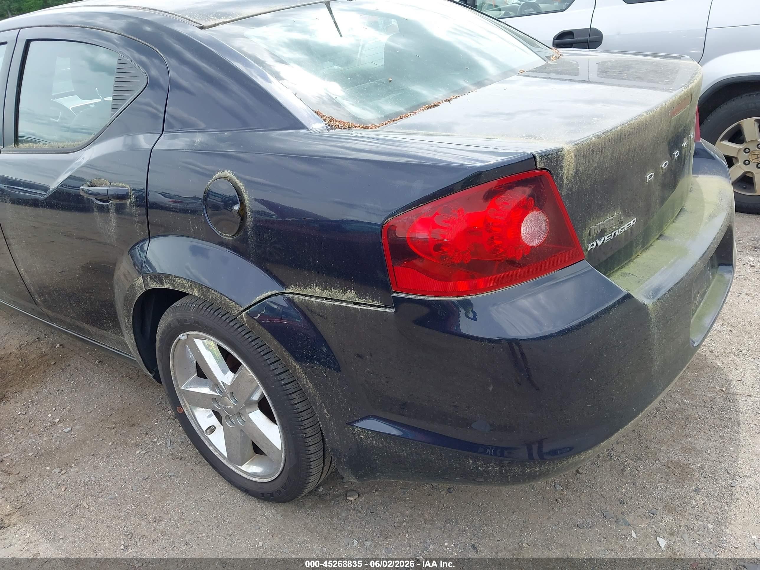 2011 Dodge Avenger Lux Blue vin: 1B3BD2FG2BN541166