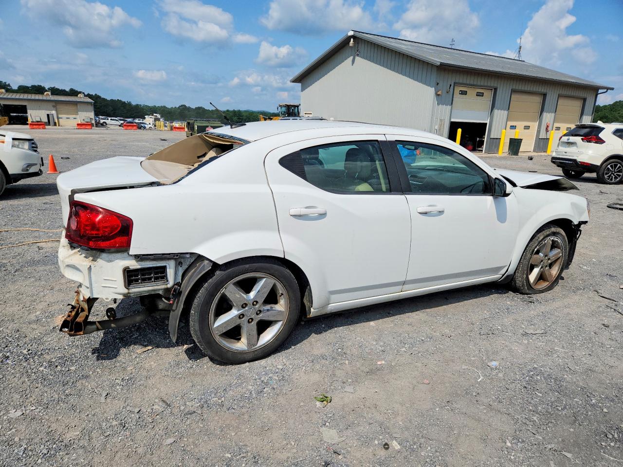 2011 Dodge Avenger White vin: 1B3BD2FG6BN578883
