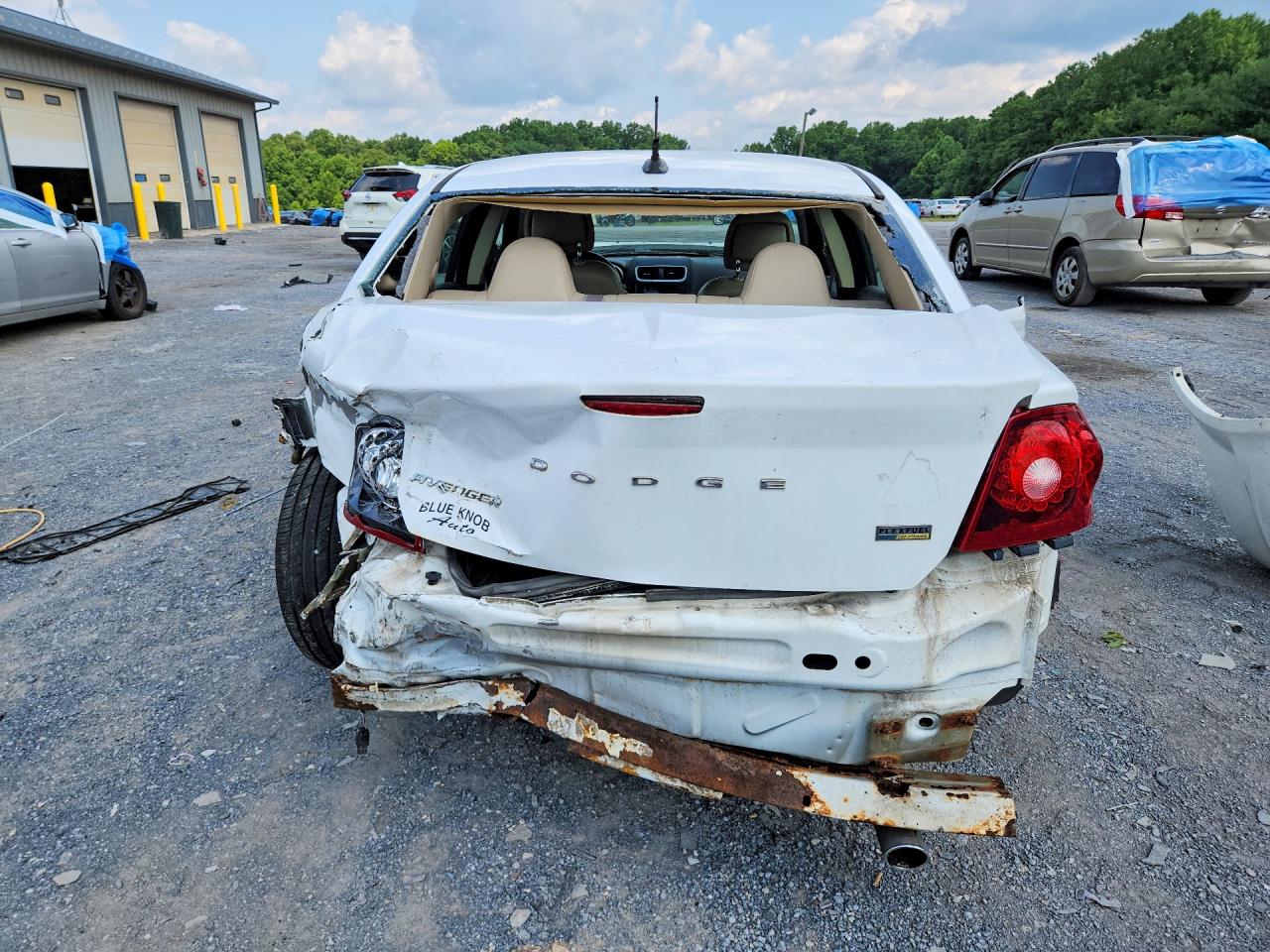 2011 Dodge Avenger White vin: 1B3BD2FG6BN578883