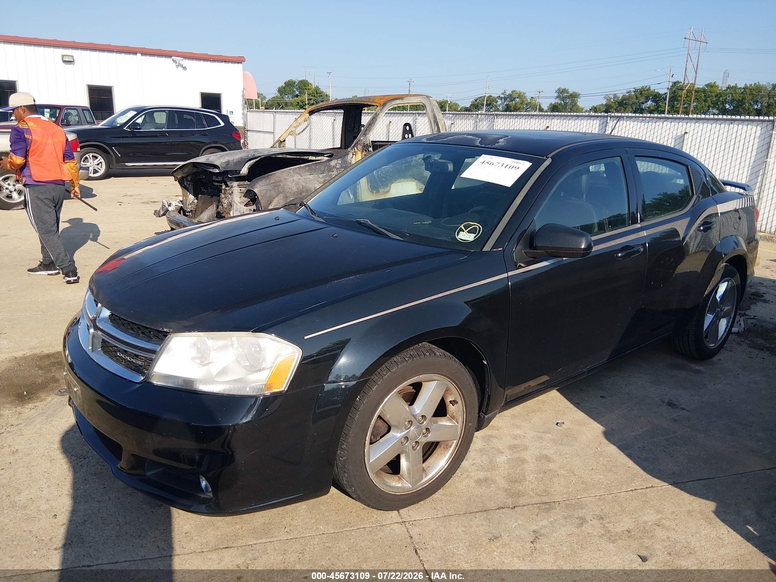 2011 Dodge Avenger Lux Black vin: 1B3BD2FG8BN574690