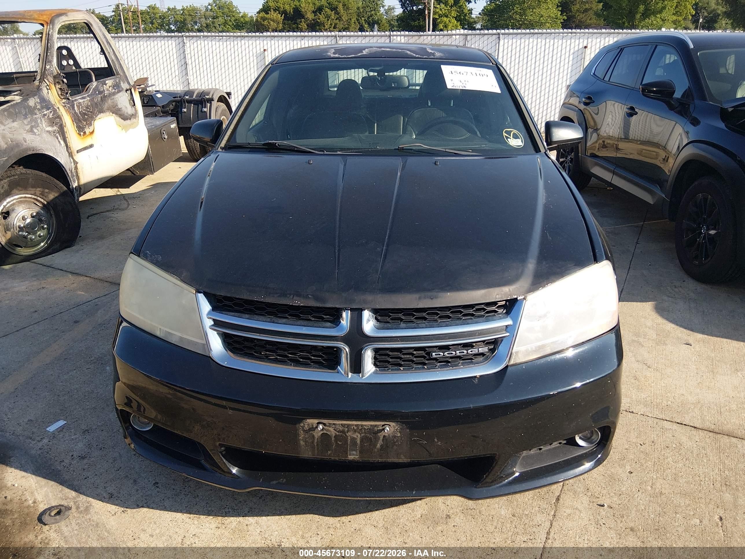 2011 Dodge Avenger Lux Black vin: 1B3BD2FG8BN574690
