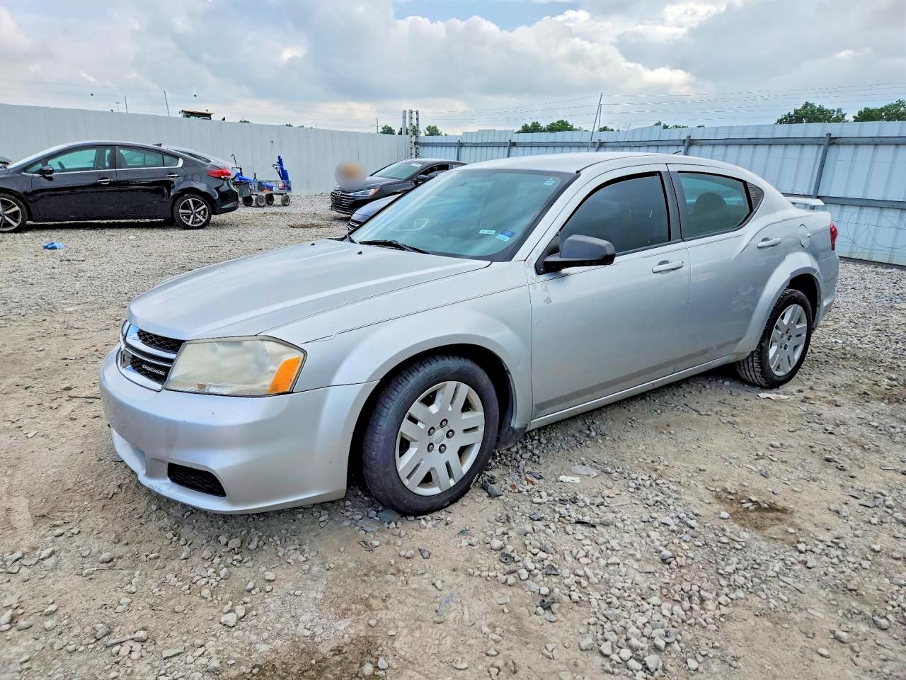 2011 Dodge Avenger Express Silver vin: 1B3BD4FBXBN624828