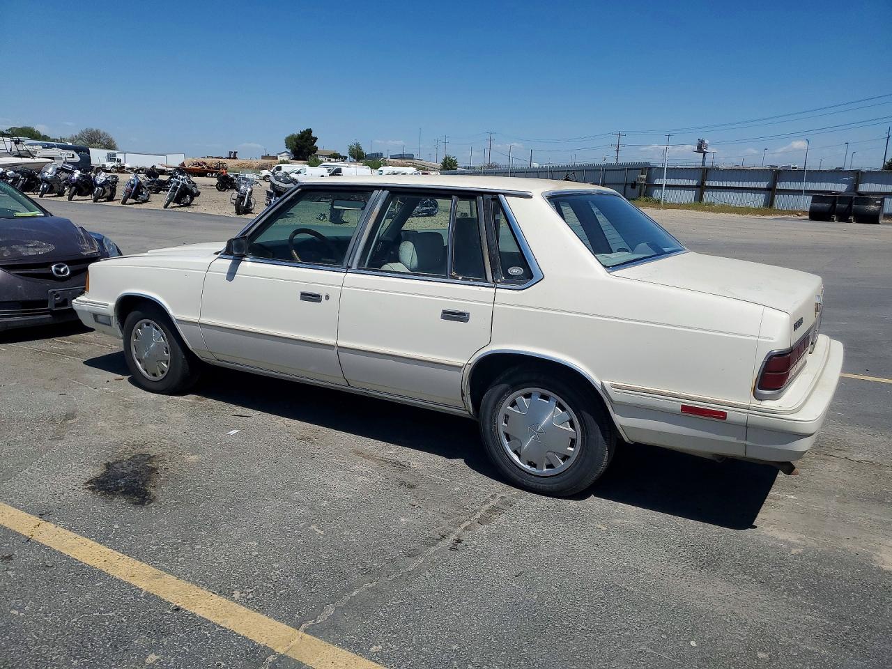 1986 Dodge 600 Se White vin: 1B3BE46K8GC264975